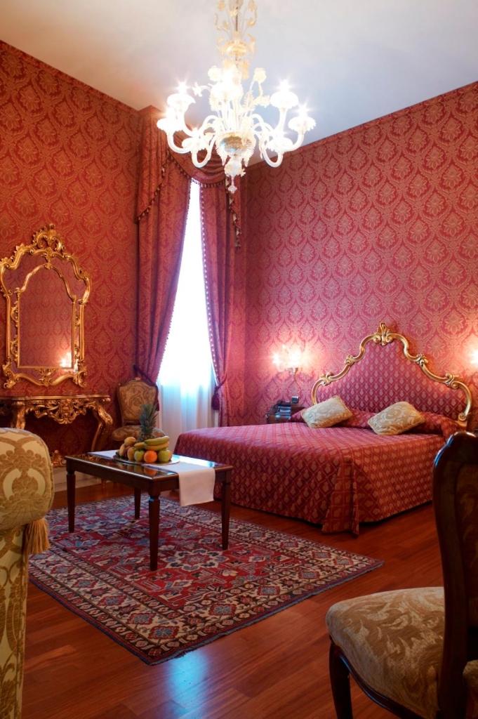 Superior Double or Twin Room photo 3