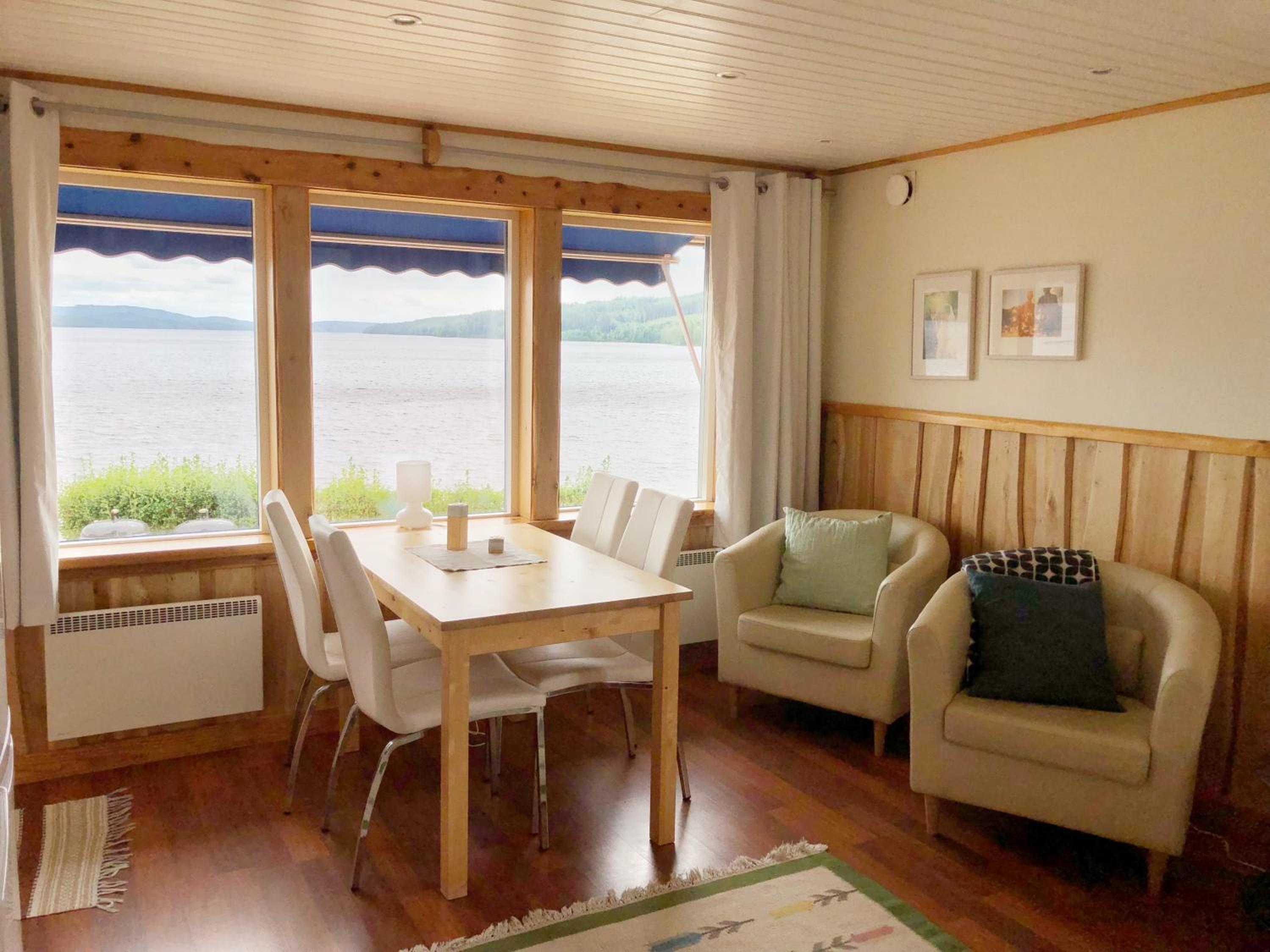 Villa - Beach Front - Photo 1