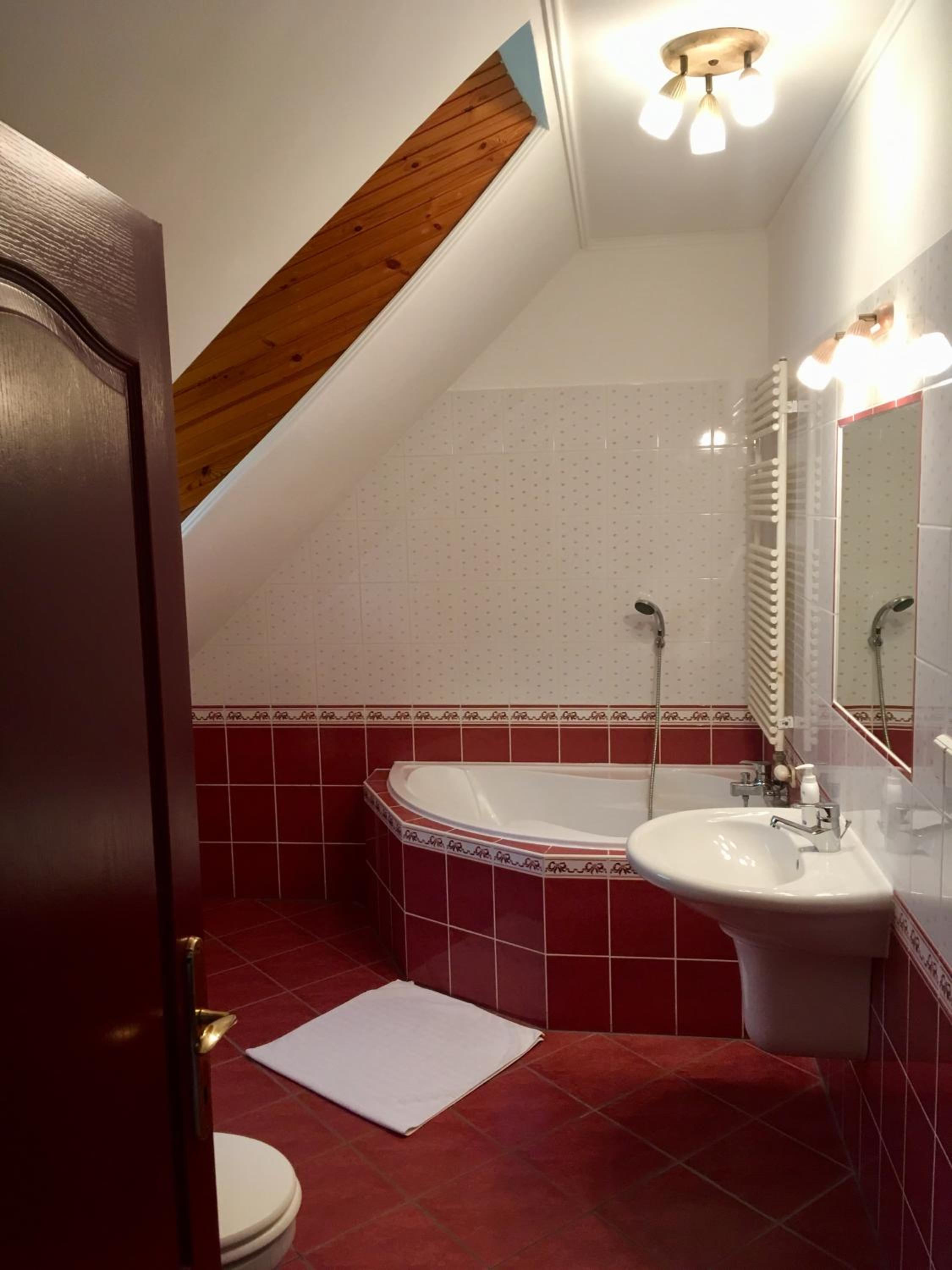 Double Room with Shared Bathroom photo 2