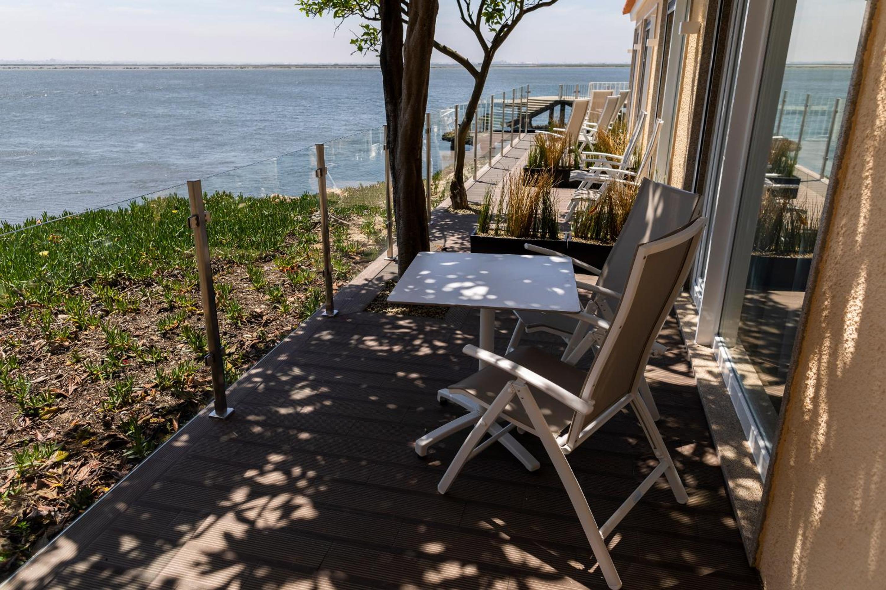 Superior Terrace - Photo 9