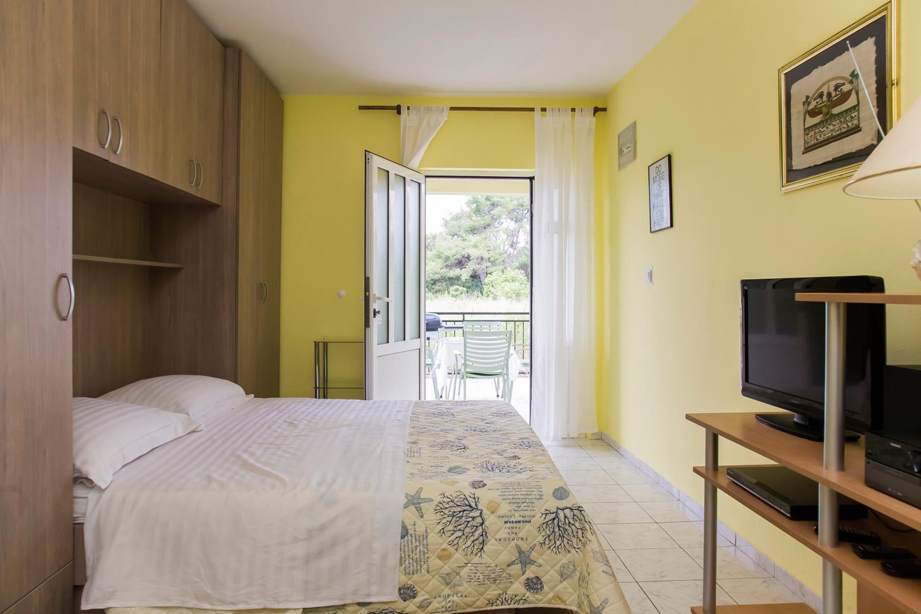 Apartment - Ground Floor photo 3