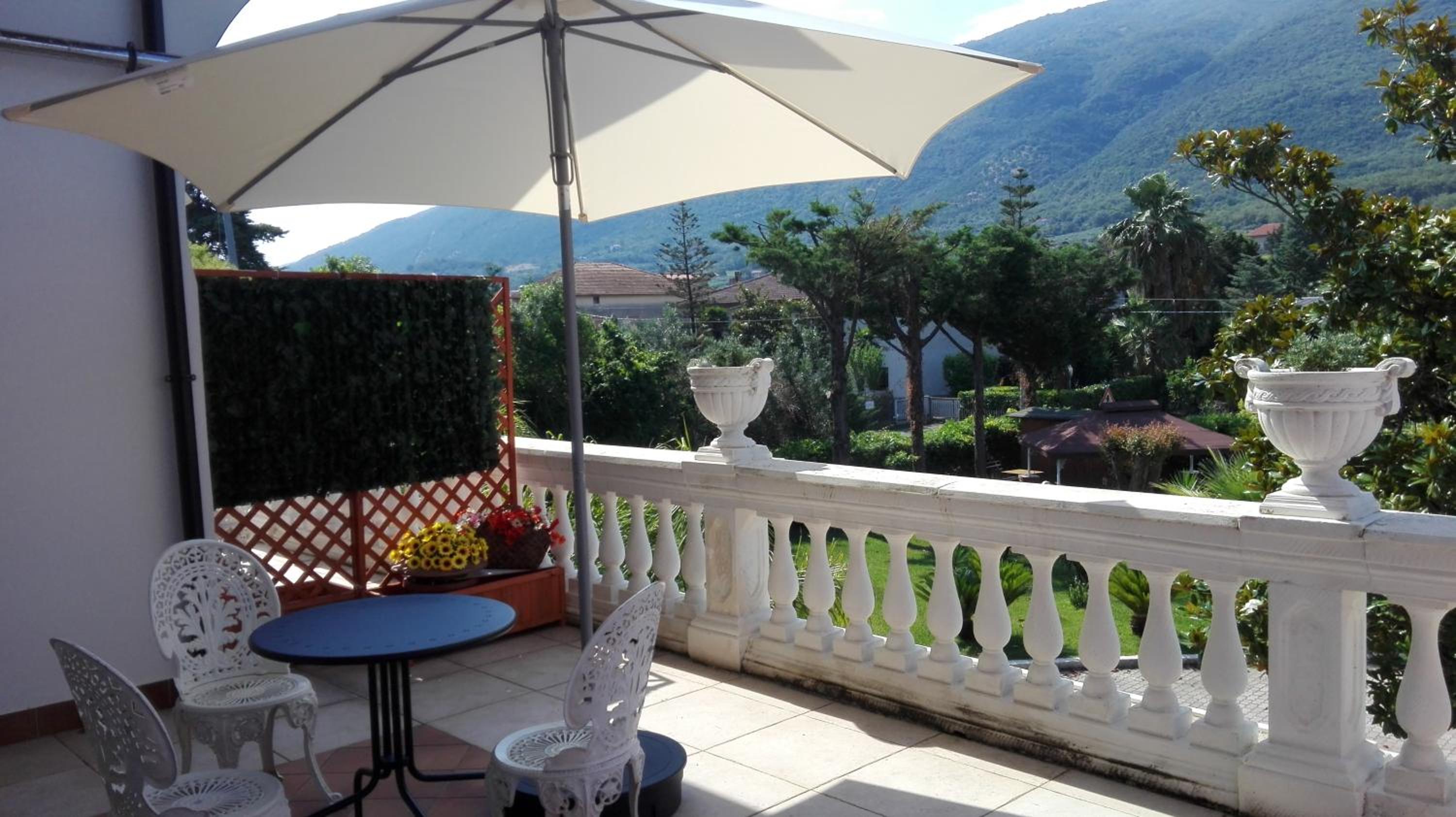 Triple Room with Balcony - Photo 2