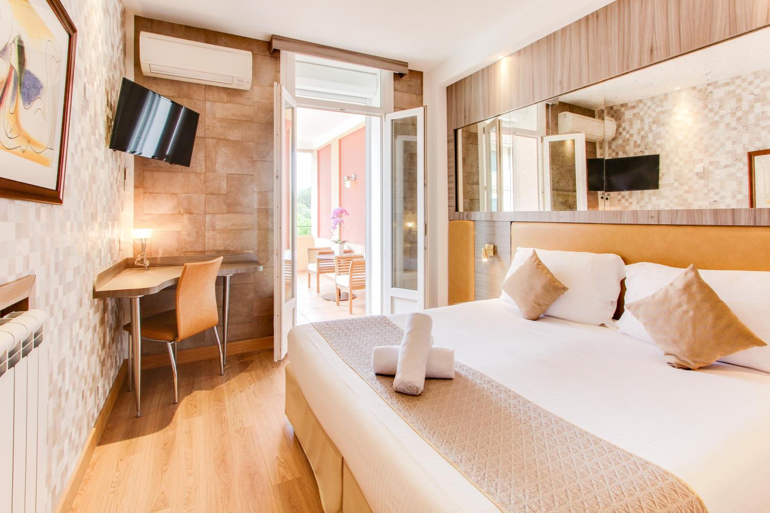 Superior Double Room - Photo 7