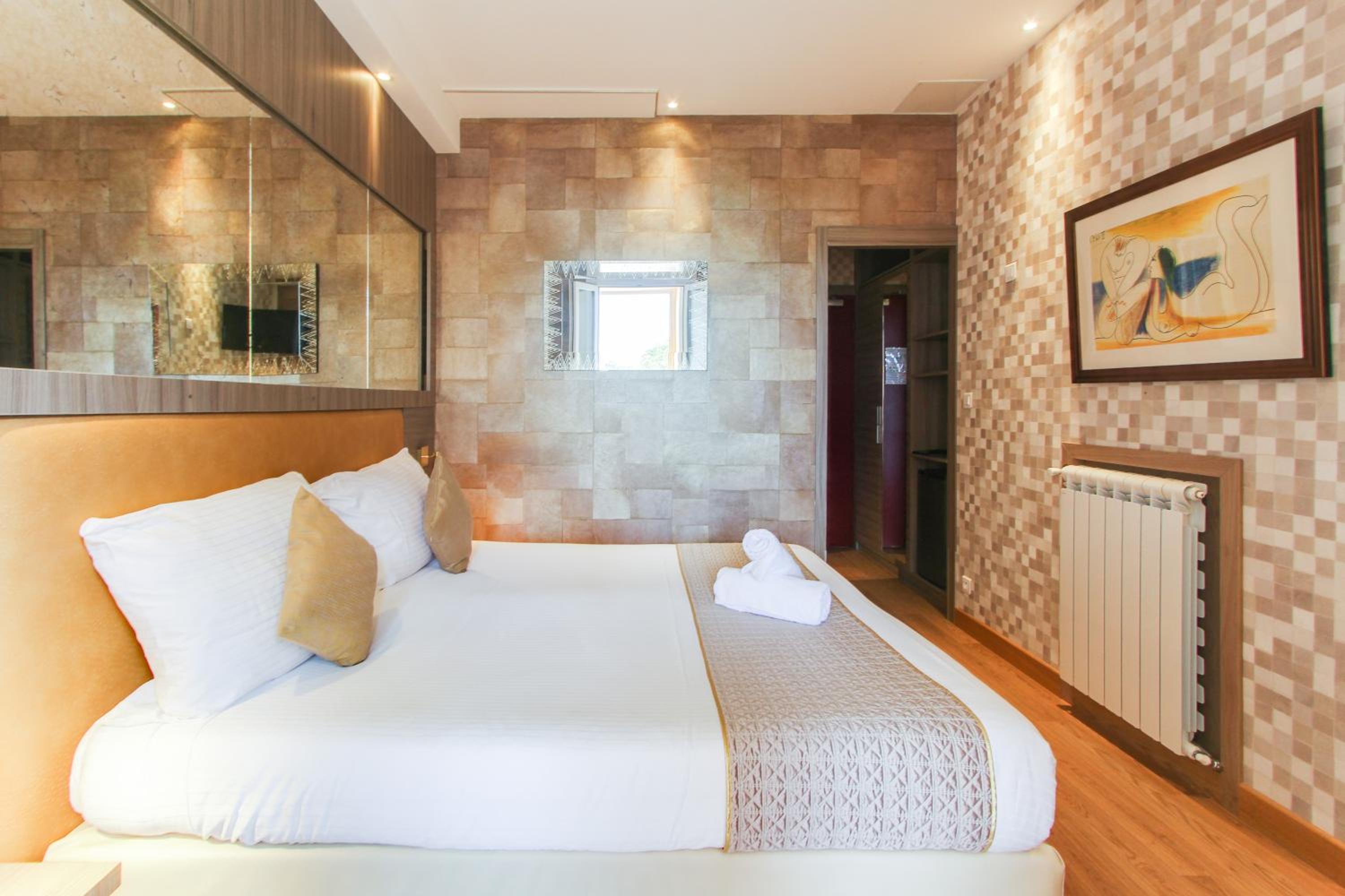 Superior Double Room - Photo 8