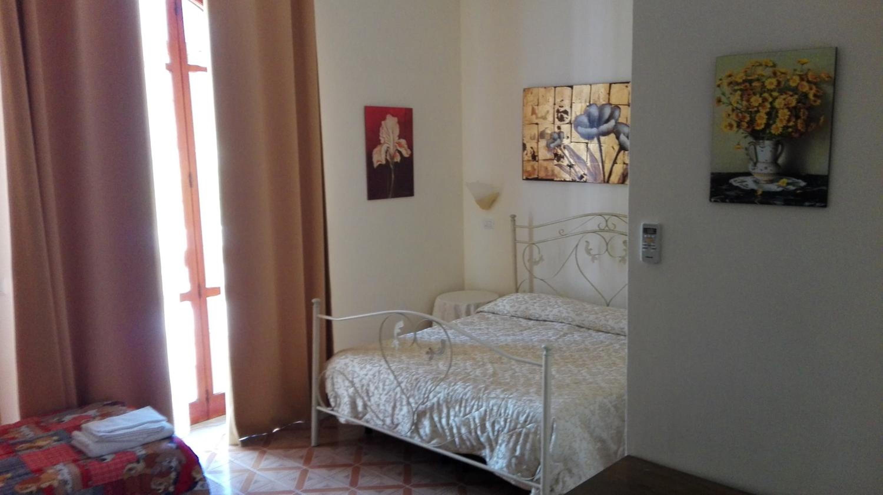 Triple Room with Balcony - Photo 1