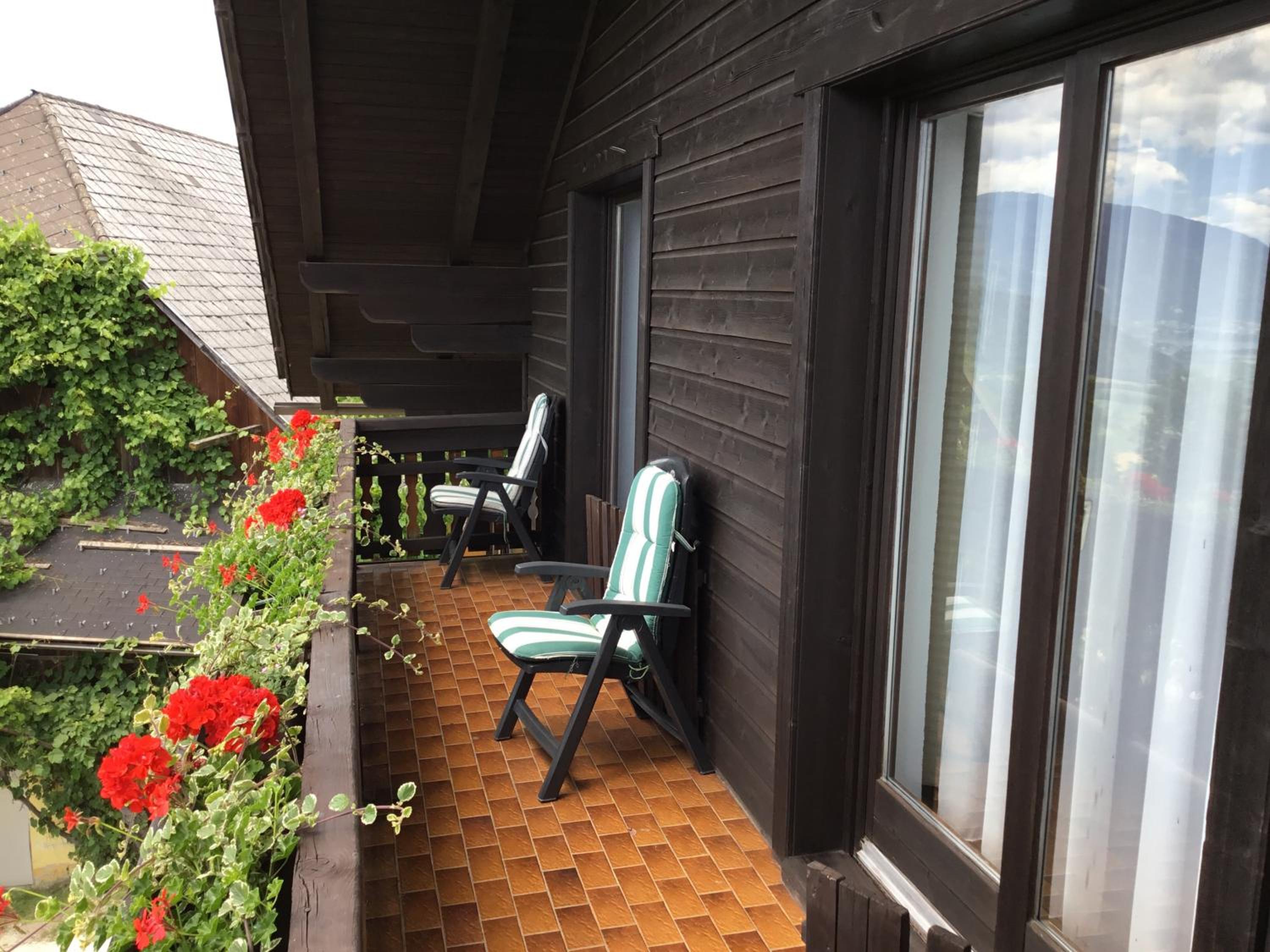 Double Room with Balcony - Photo 2