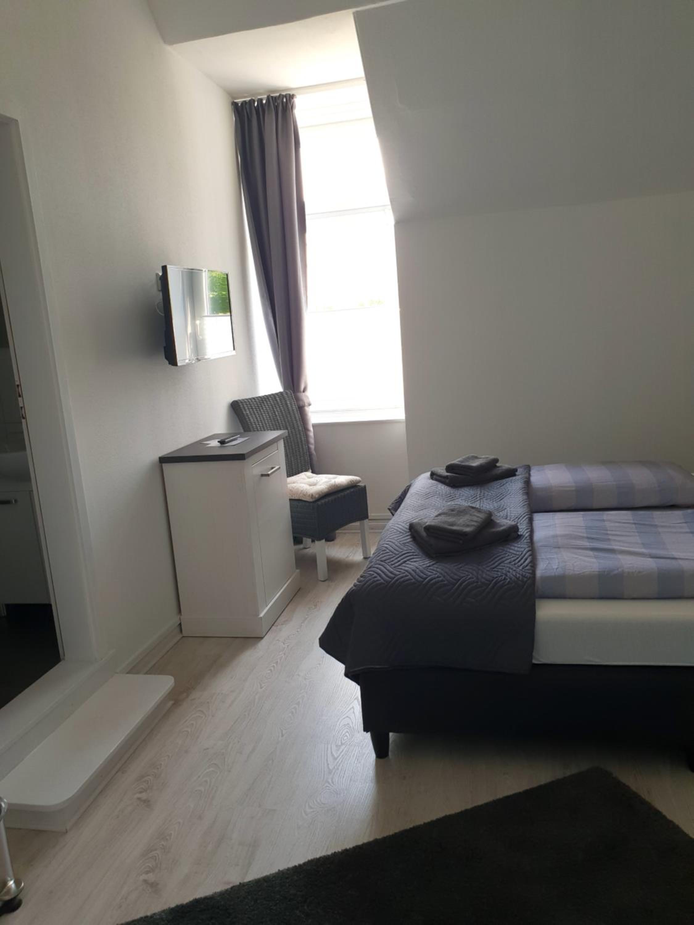 Double Room - Photo 4