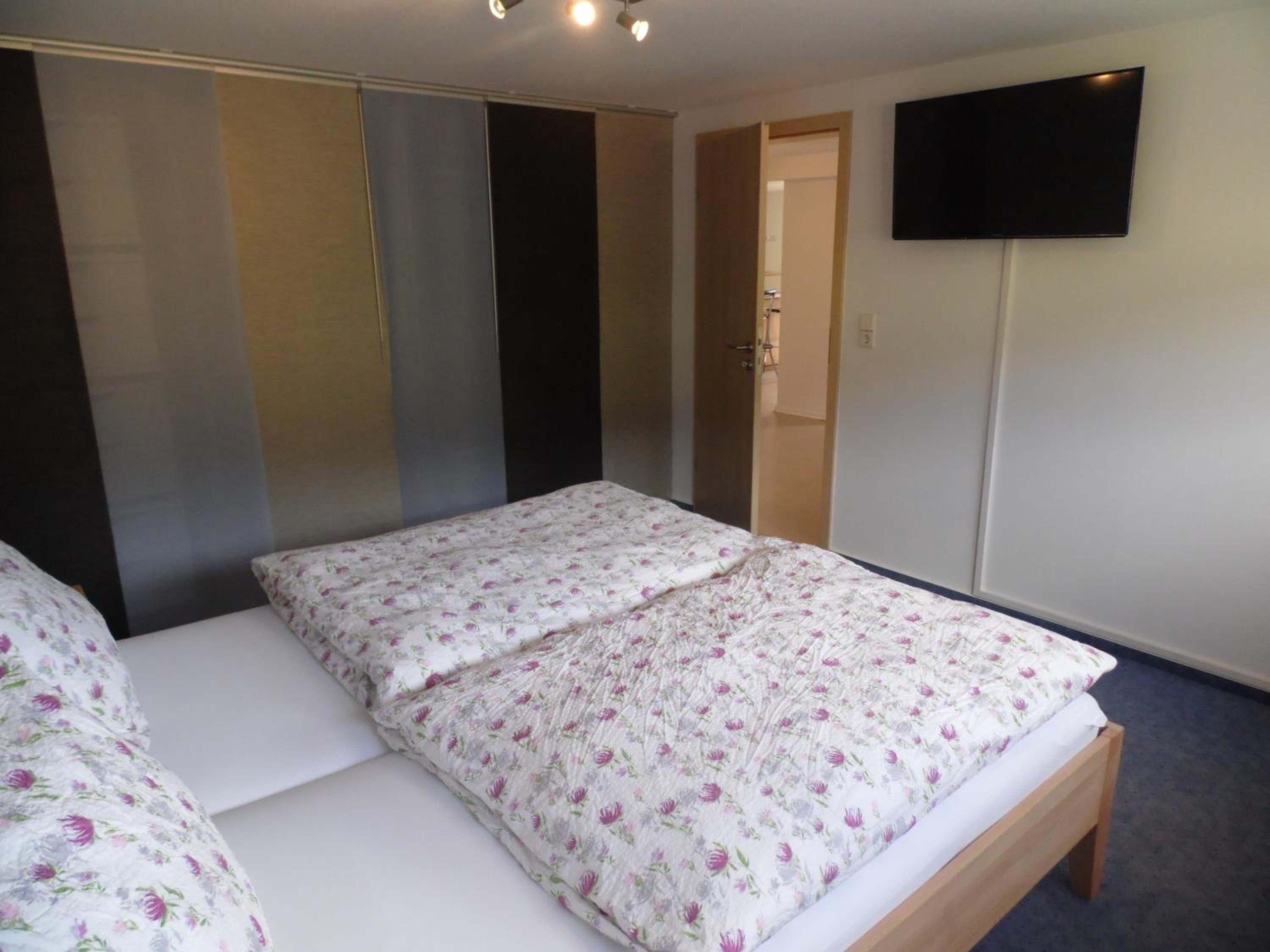 Two-Bedroom Apartment - Annex - Photo 8