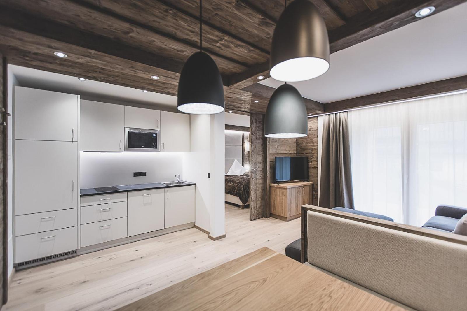 Apartment with Mountain View