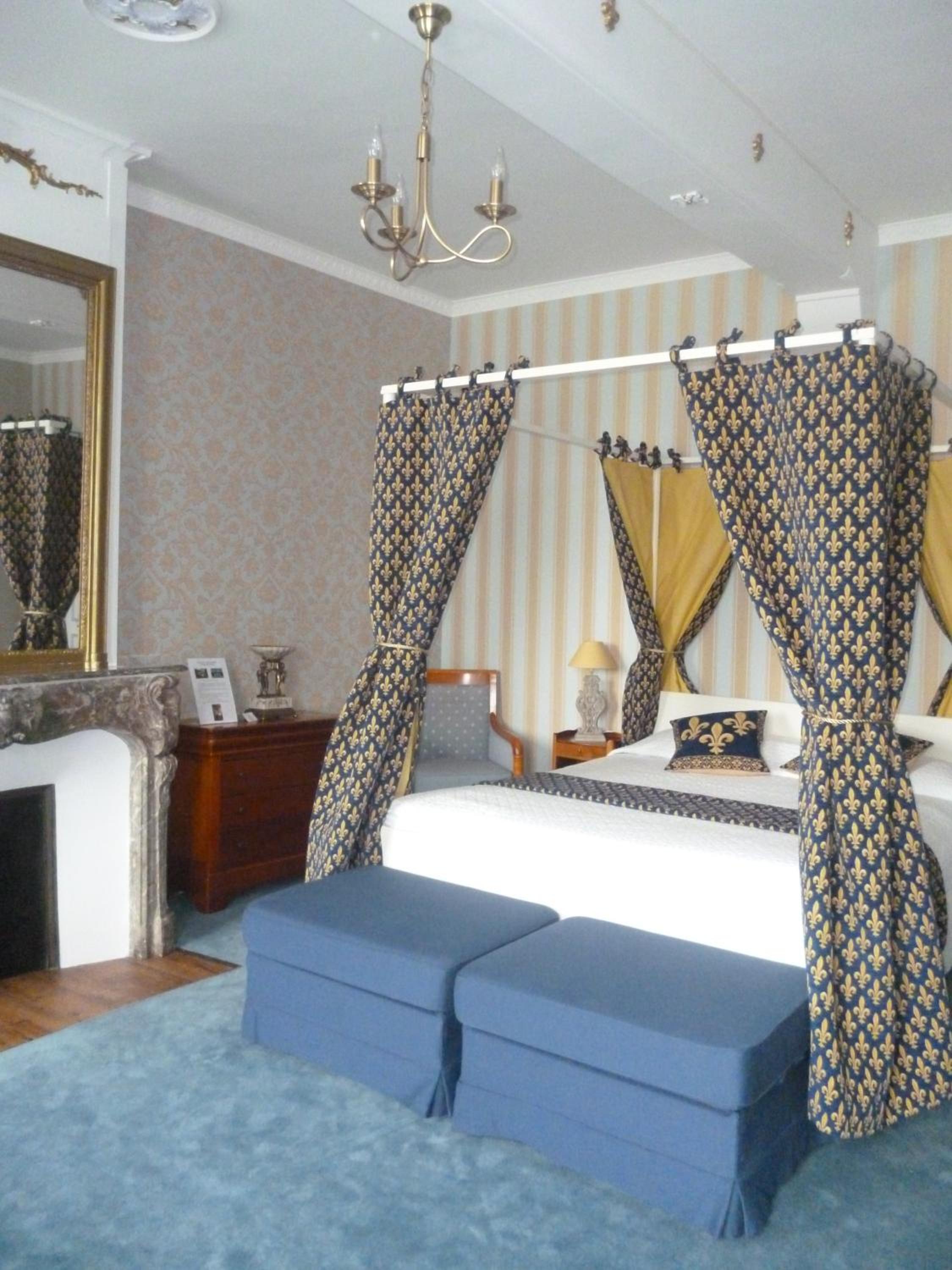 Junior Suite with Seine View - Photo 2