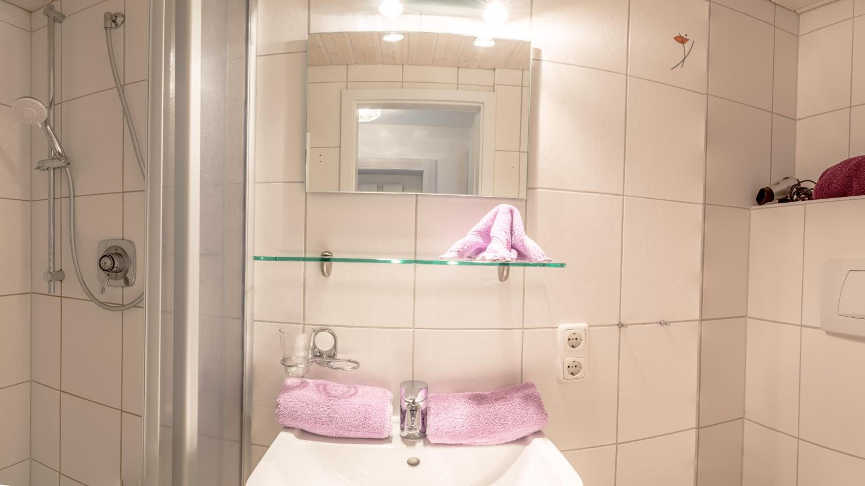 One-Bedroom Apartment - Photo 8