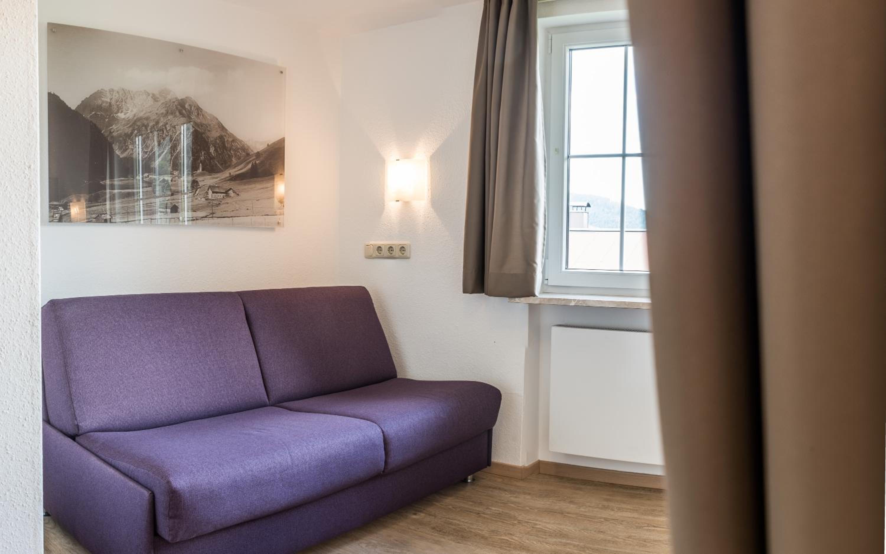 One-Bedroom Apartment - Photo 6