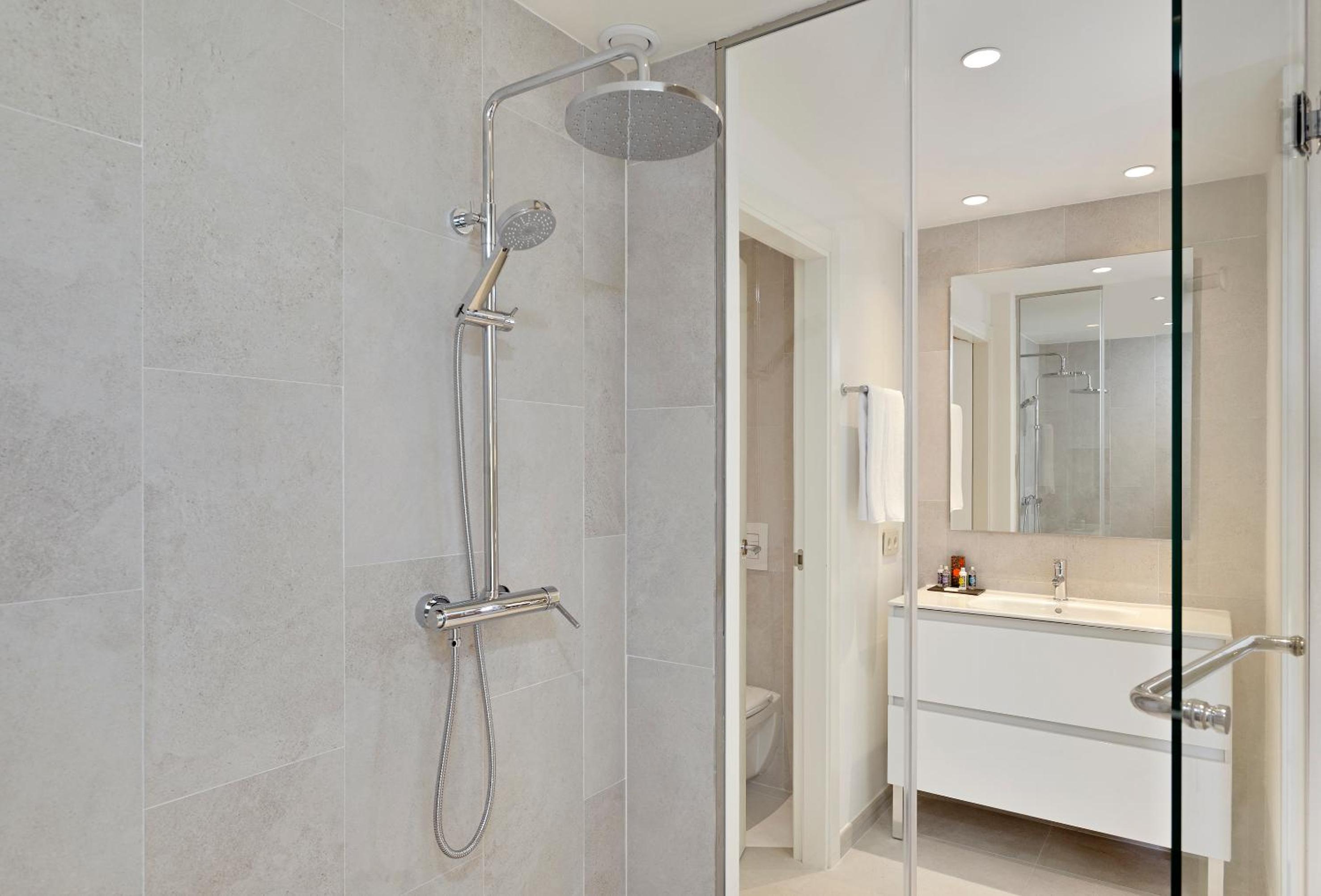 The INNSIDE Room - Extra Space