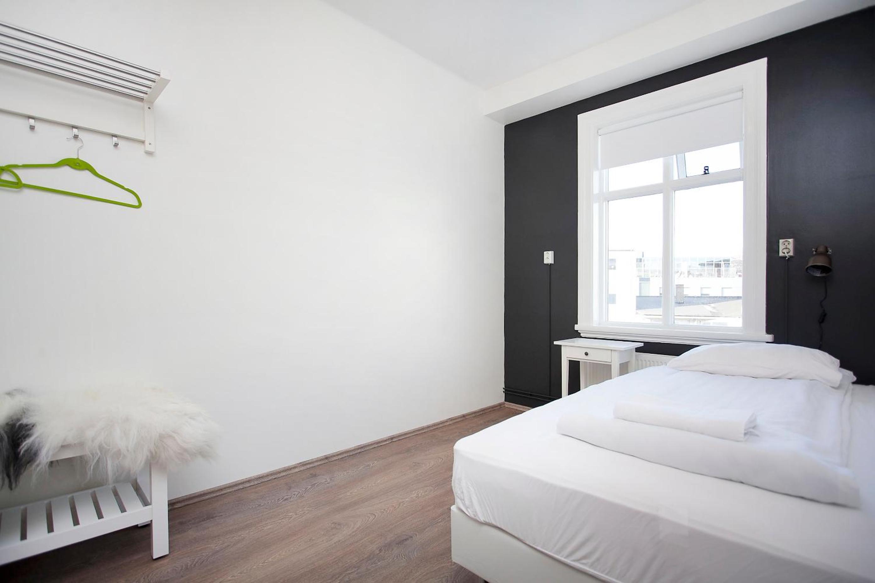 Single Room With Shared Bathroom photo 3