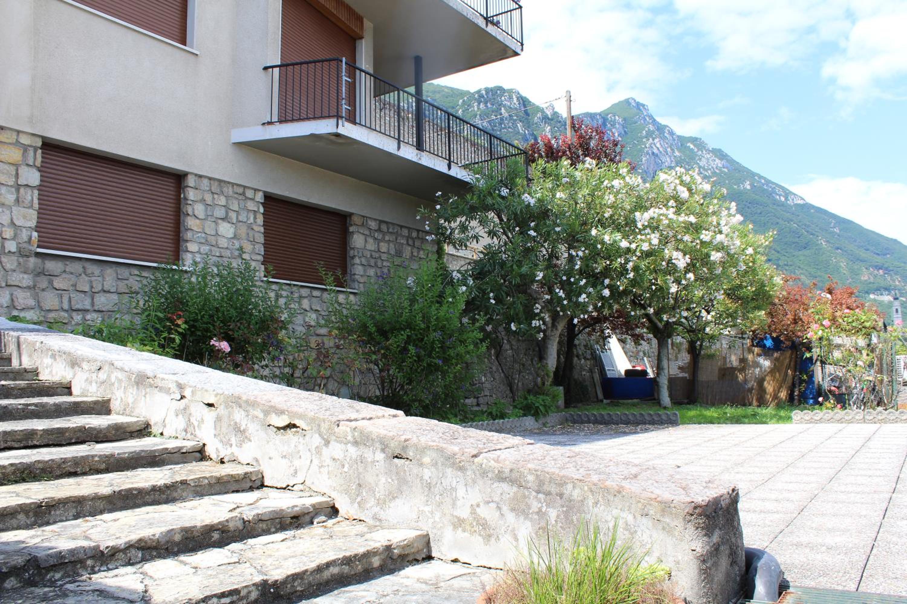 Apartment with Lake View