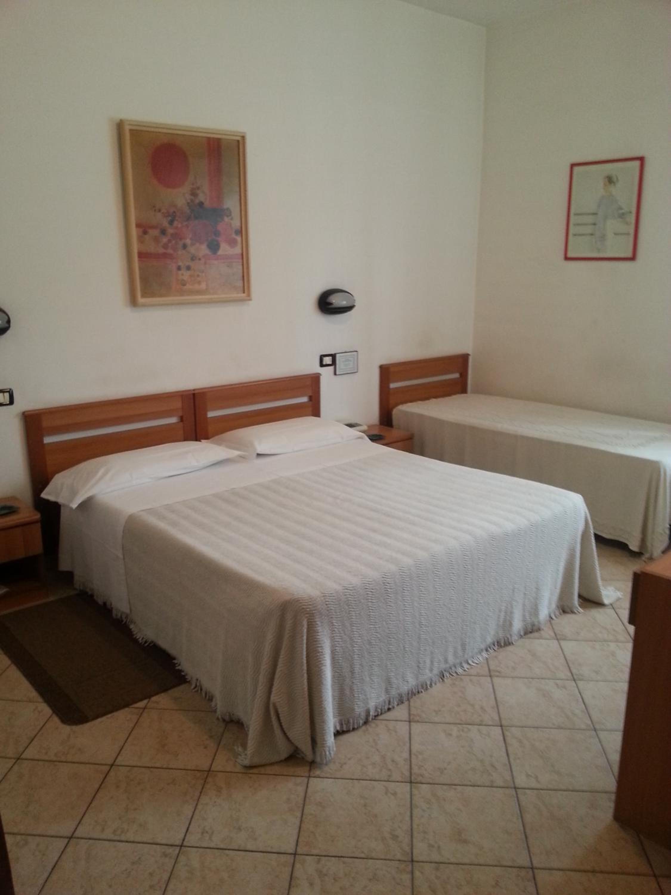 Triple Room - Photo 14