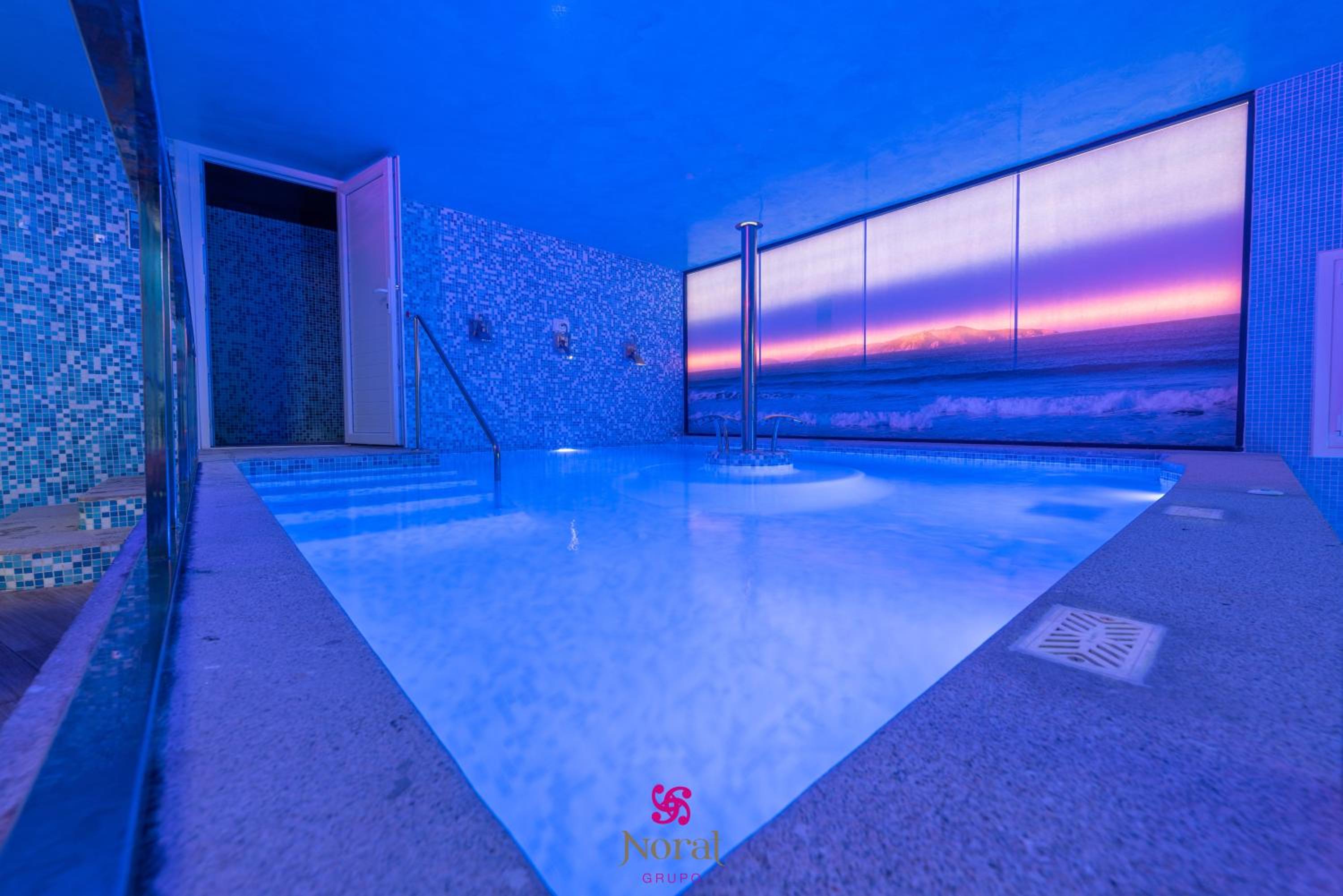 Double Room with Extra Bed (2 Adults + 1 Child) Spa Acces included photo 2