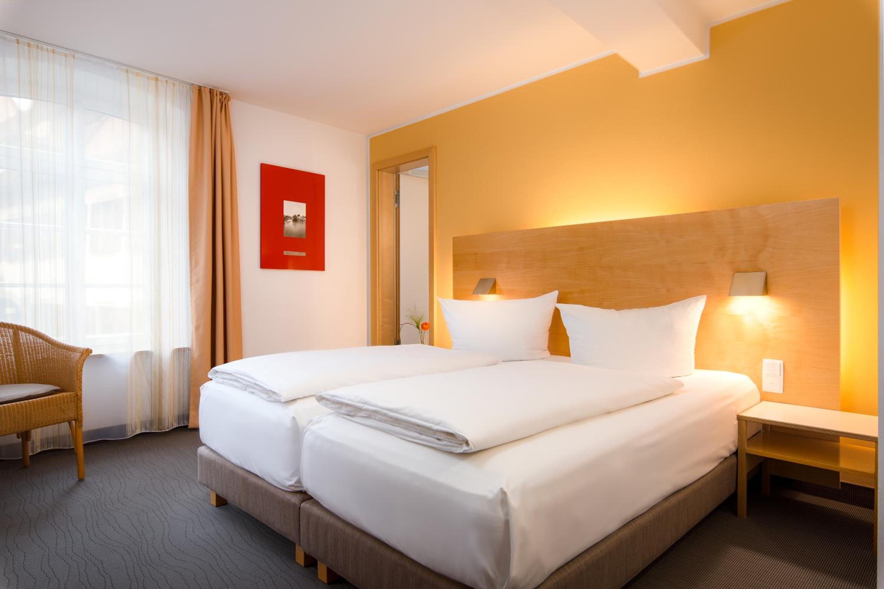 Economy Twin Room photo 2