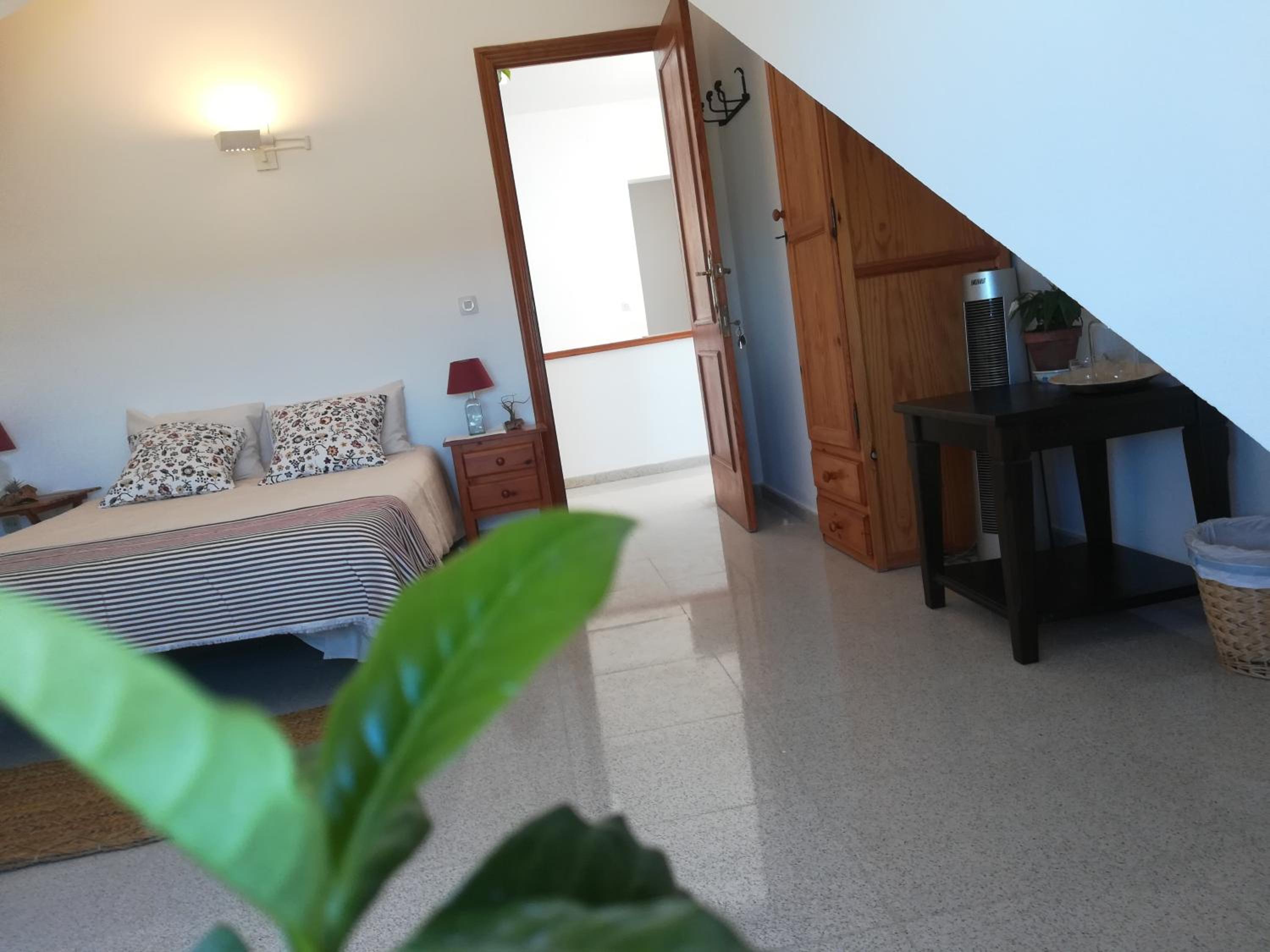 Double Room with Shared Bathroom photo 3