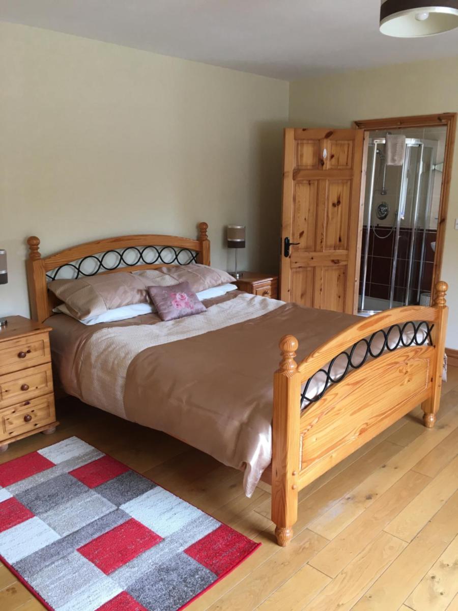 Deluxe Double Room with Shower - Photo 5