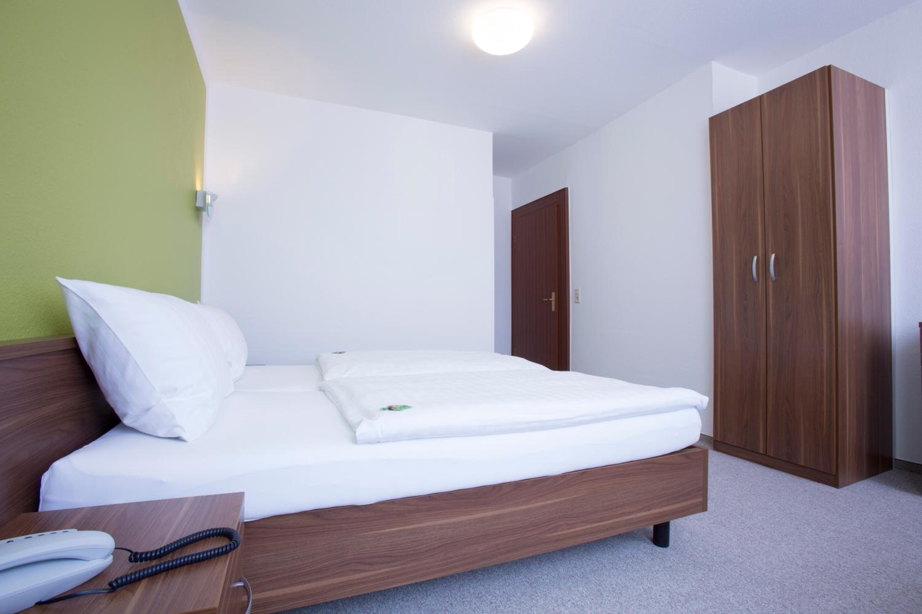 Double Room - Photo 6
