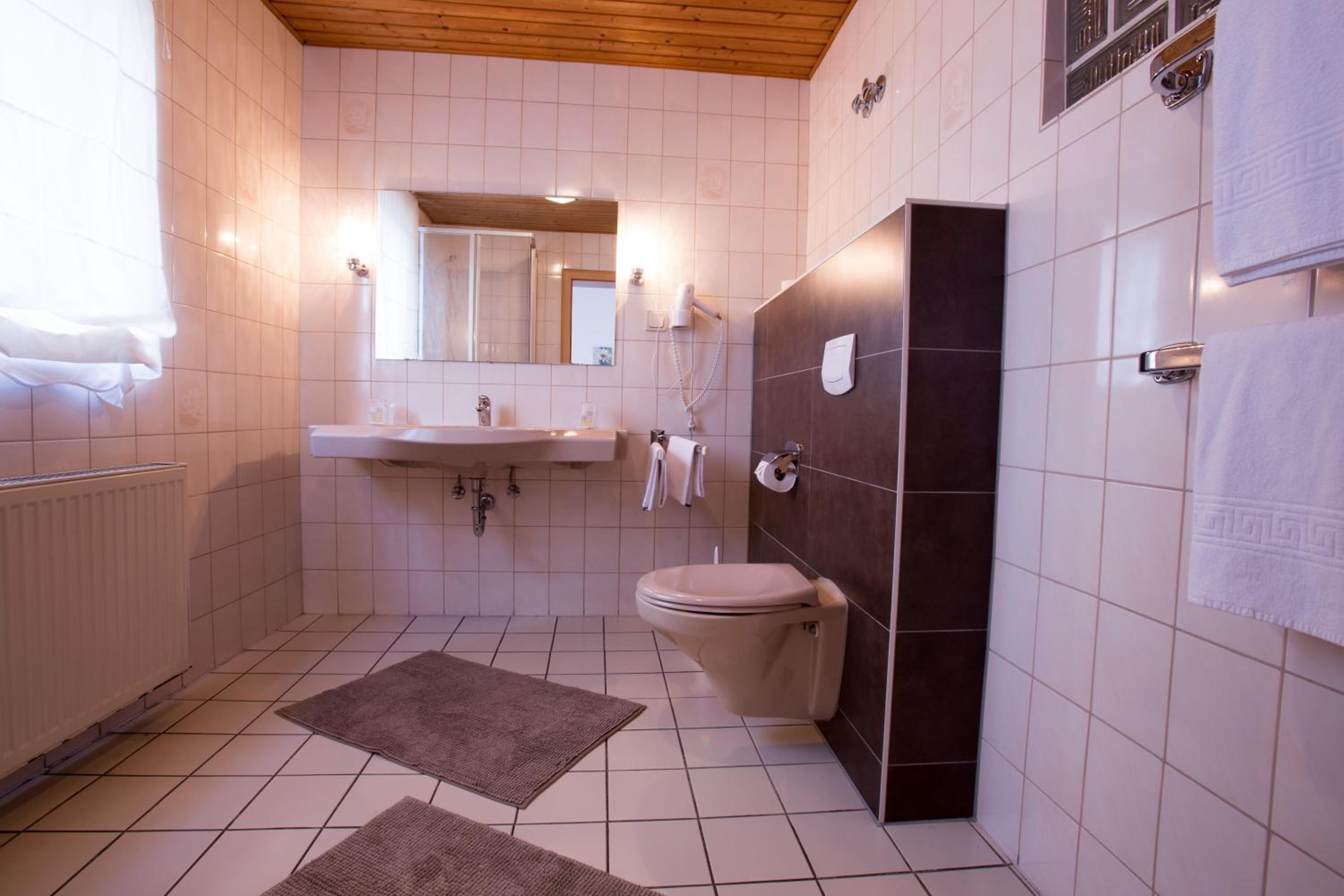 Double Room - Photo 2