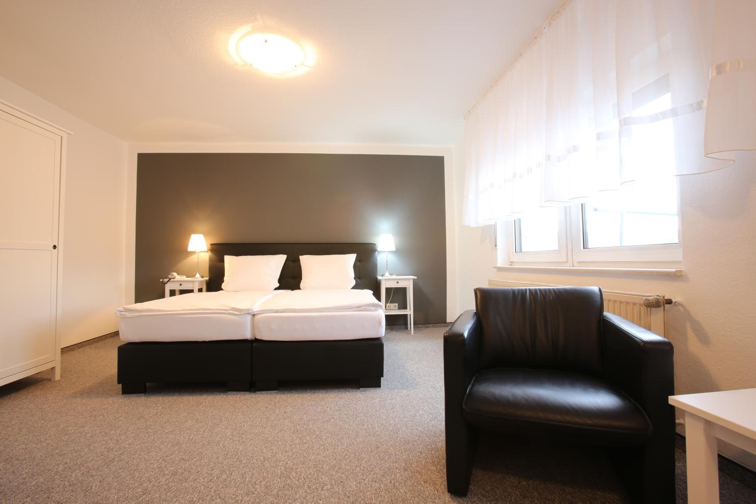 Double Room - Photo 7