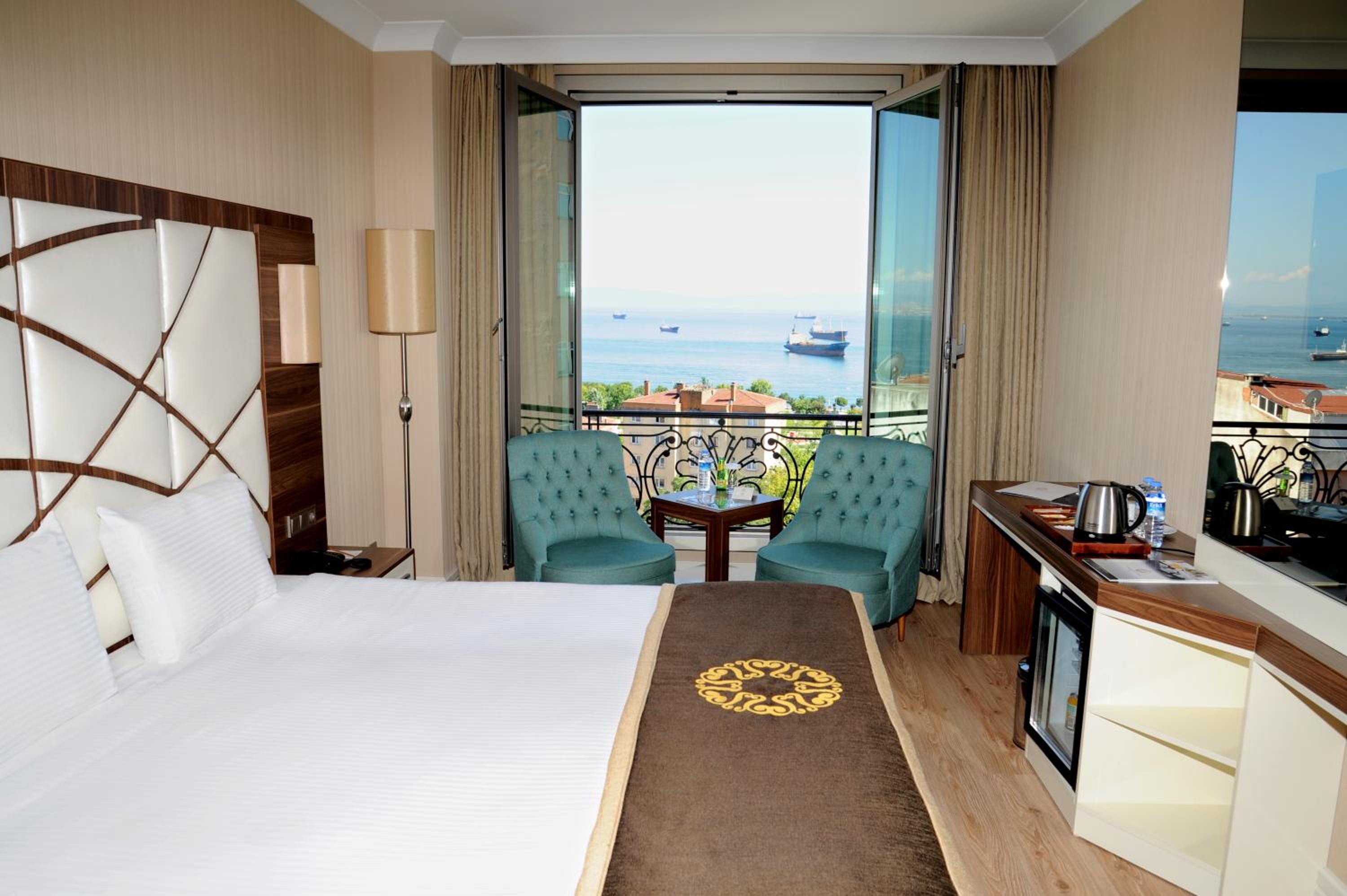 Deluxe Double or Twin Room photo 2
