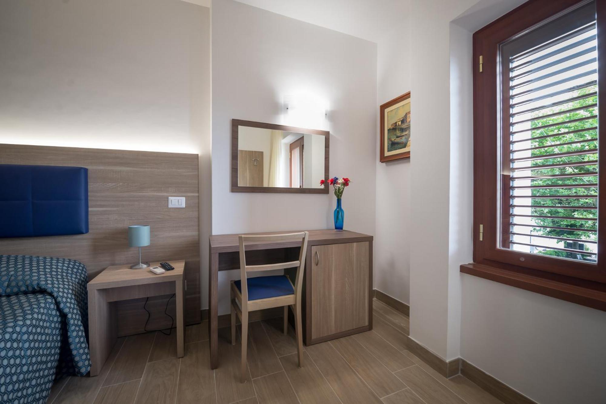 Double Room with Lake View photo 1