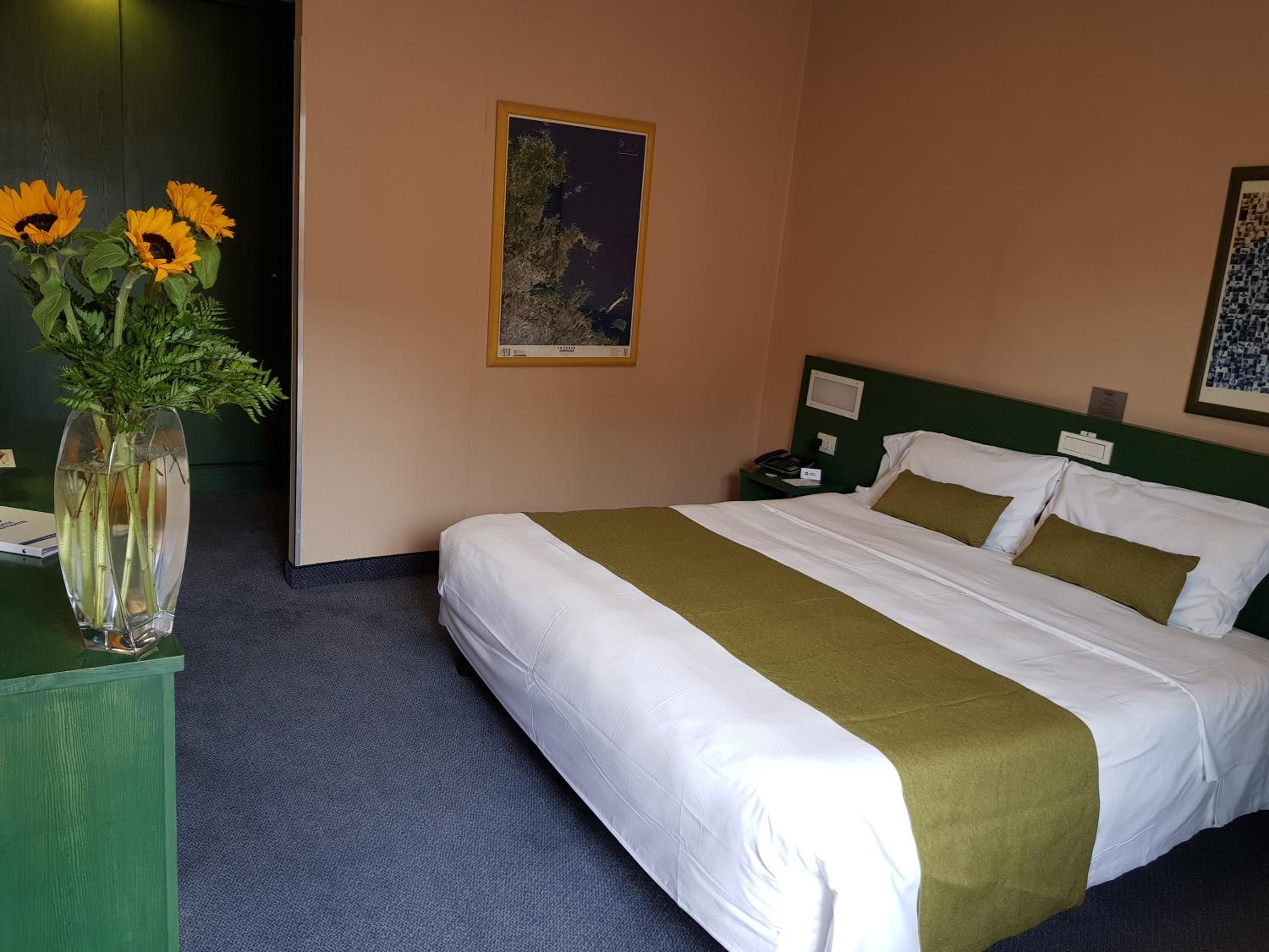 Standard Queen Room - Photo 6