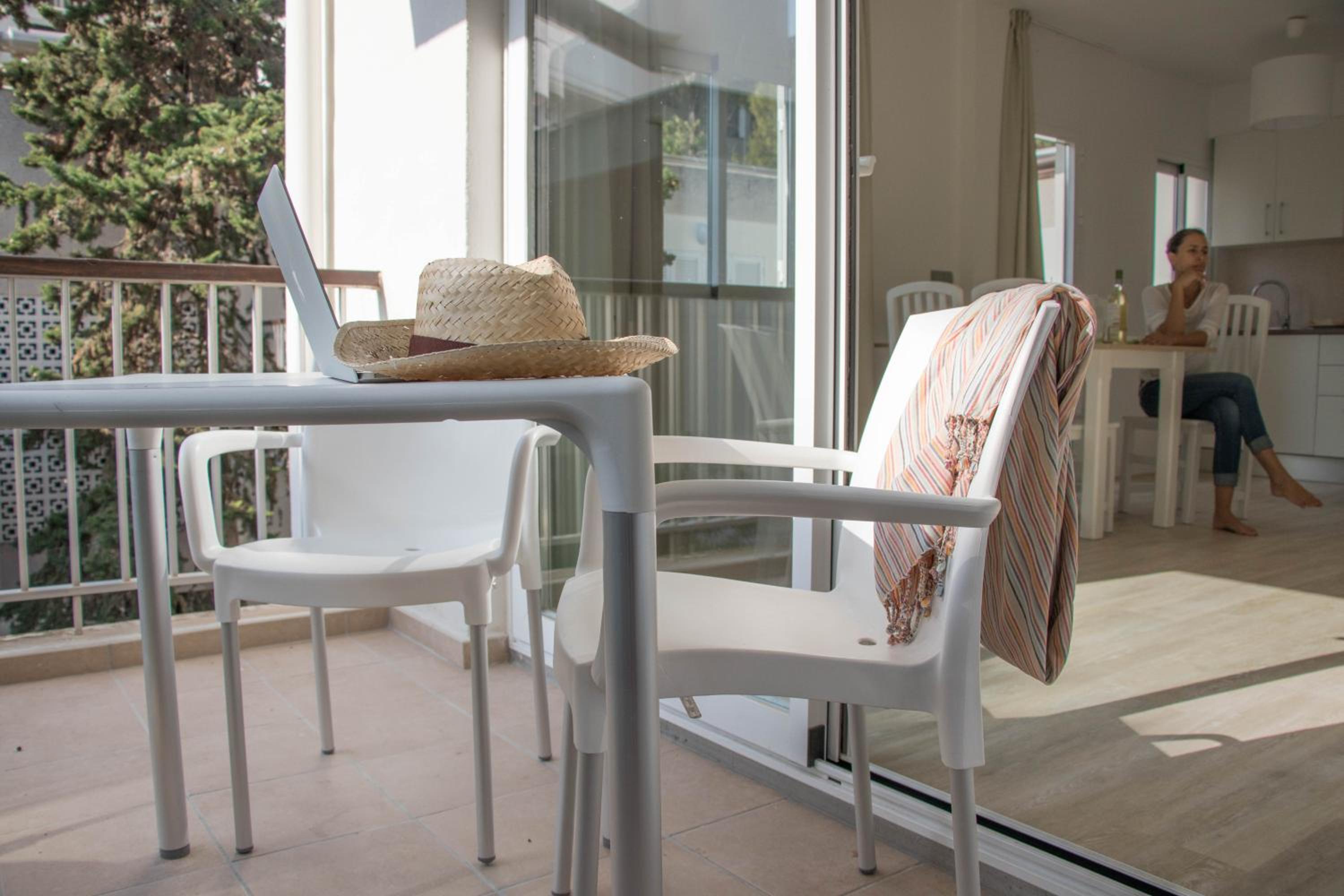 Two-Bedroom Apartment - Photo 9