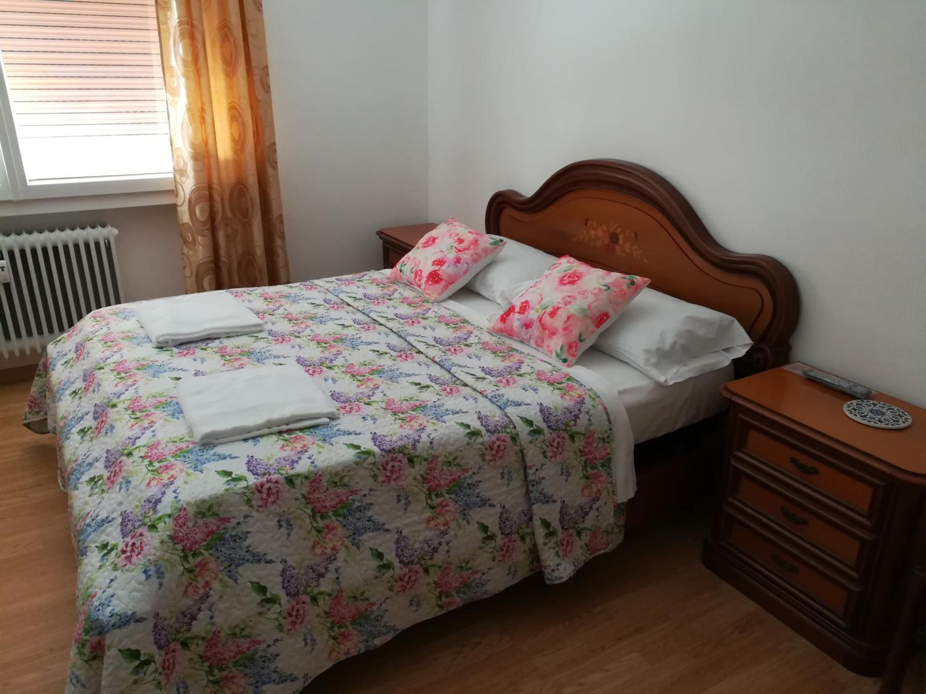 Double Room with Shared Bathroom photo 1