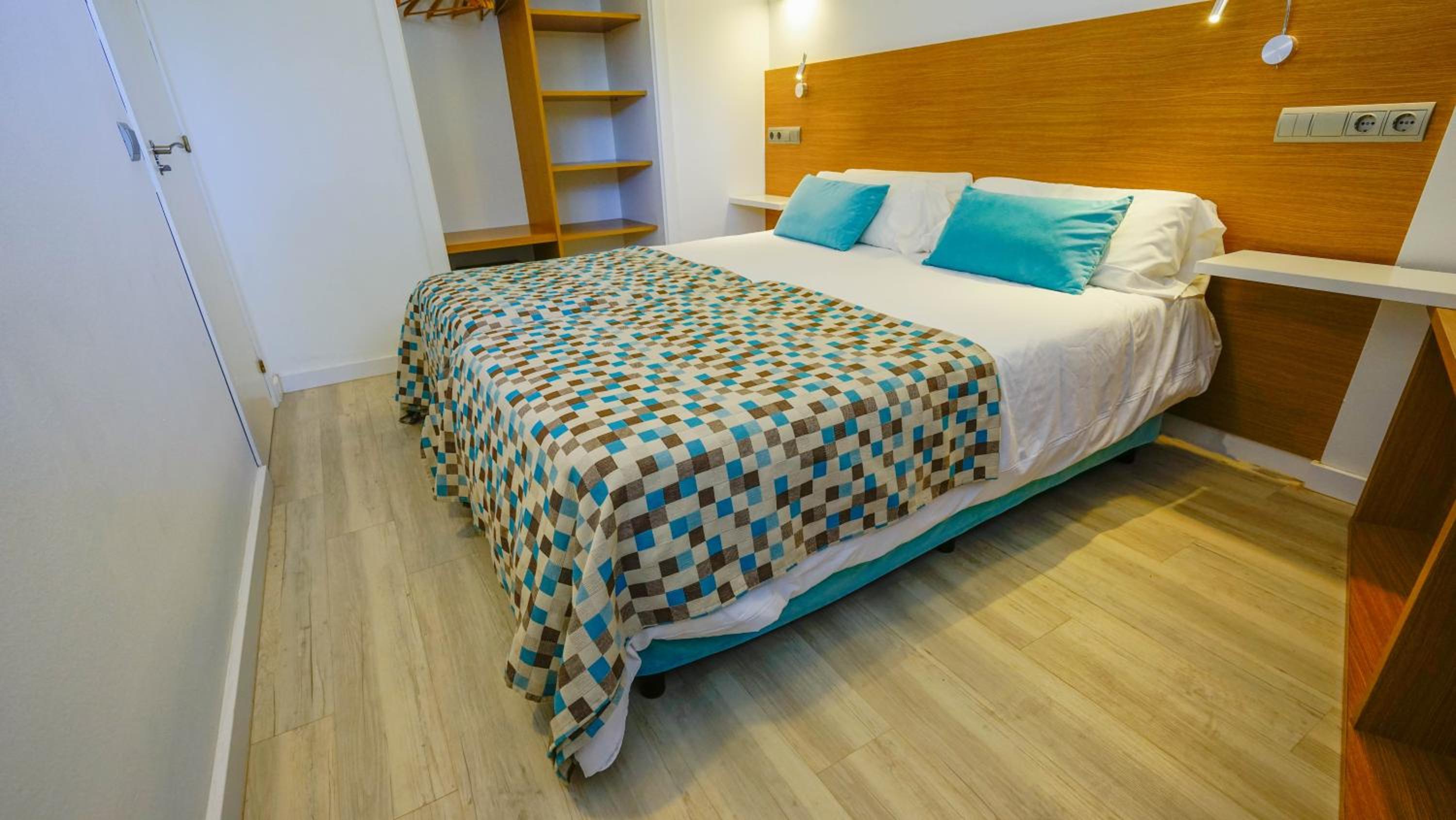 Superior One-Bedroom Apartment with Sea View - Photo 8