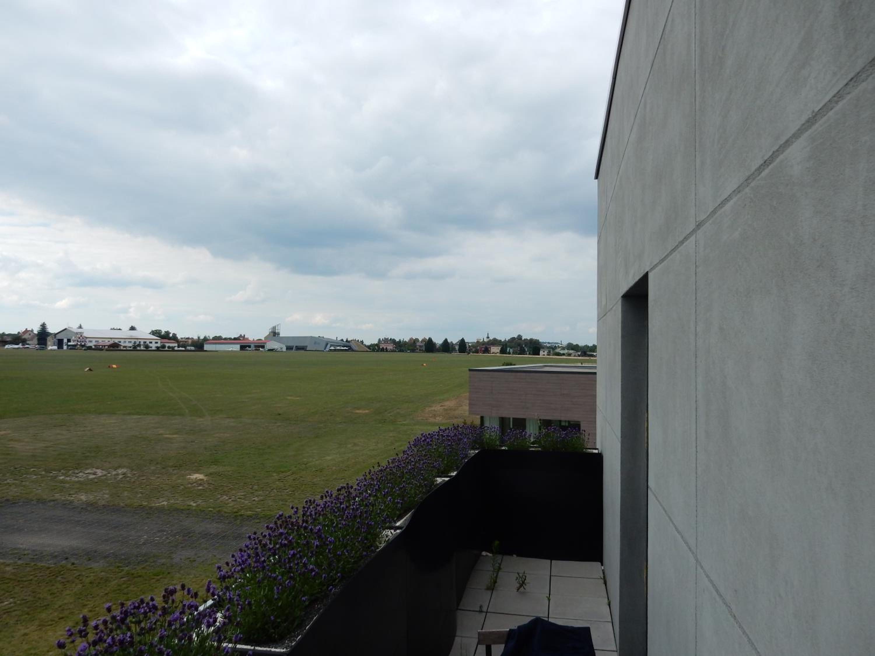 Apartment with Terrace - Photo 26