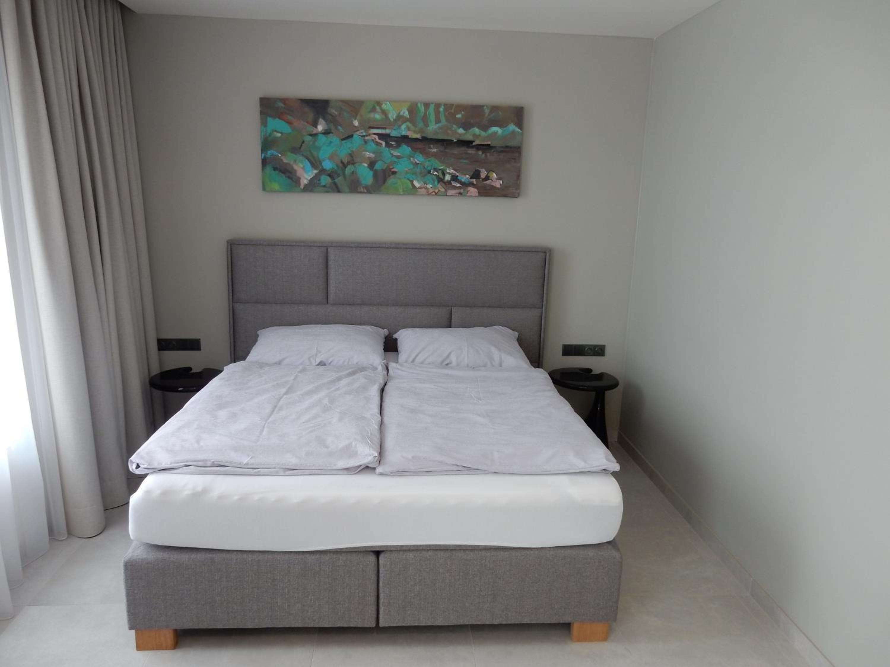 Apartment with Terrace - Photo 12