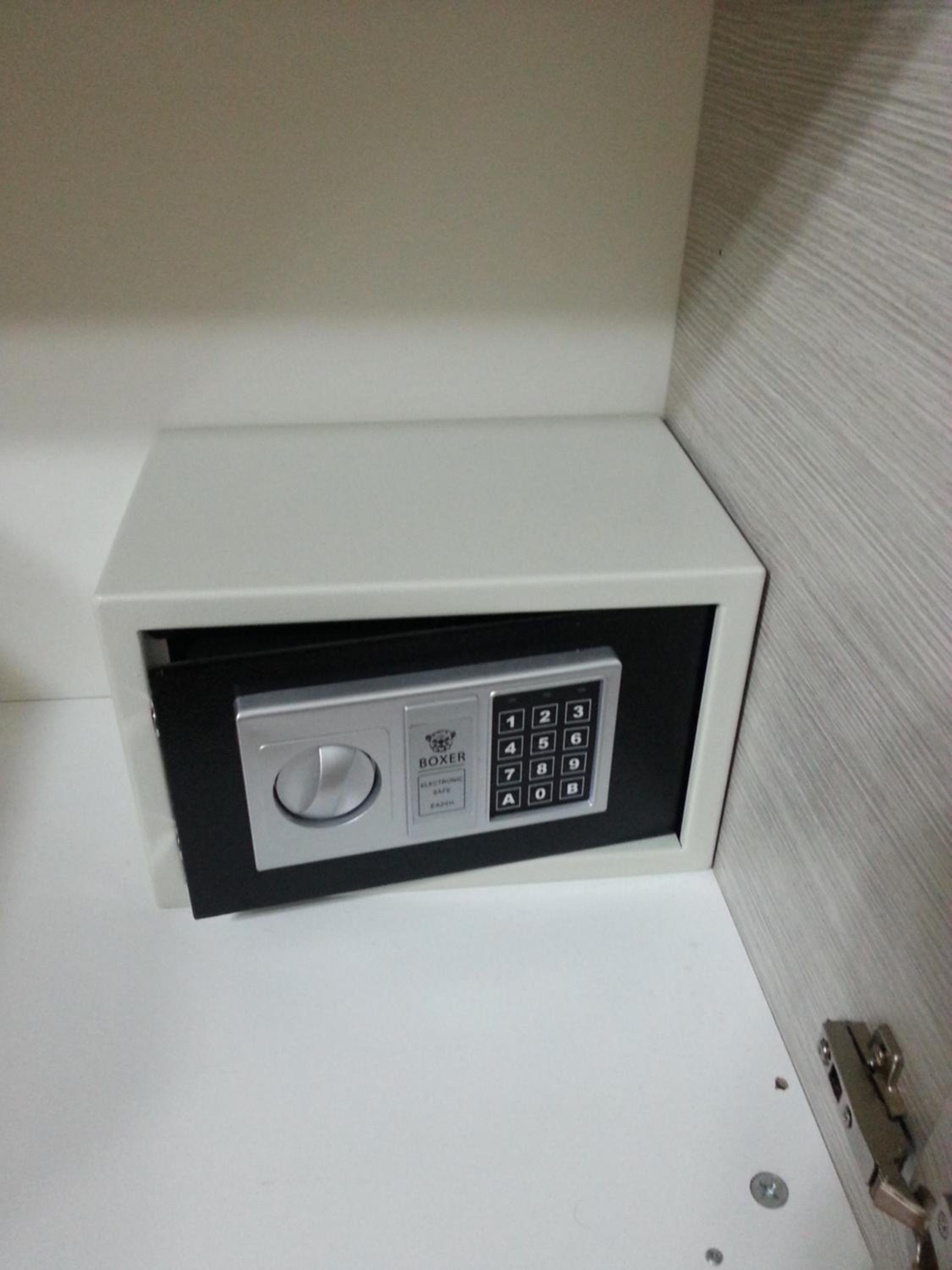 Deluxe Apartment - Photo 9