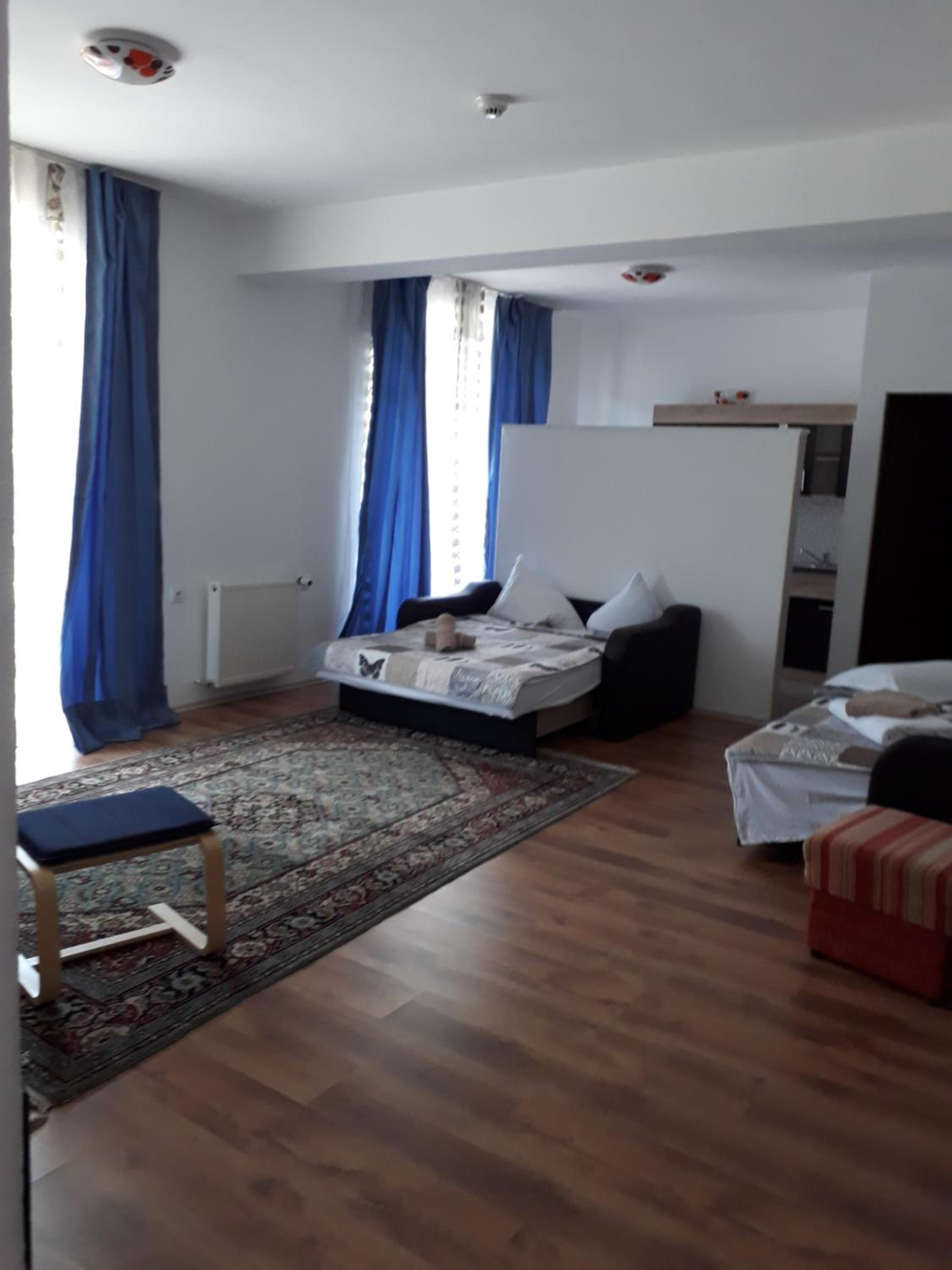 Family Room - Photo 11