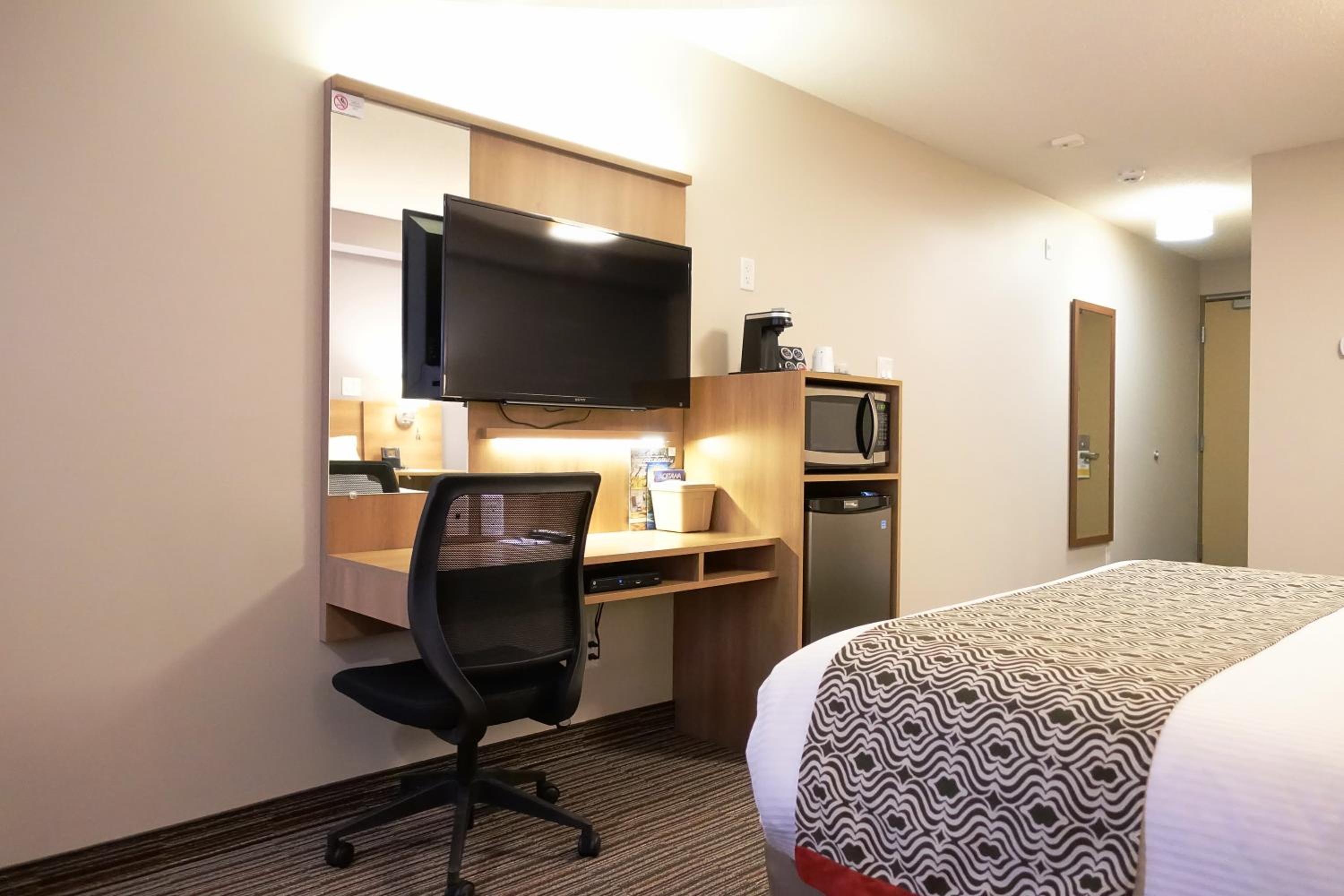 Microtel Casselman, Bild 9
