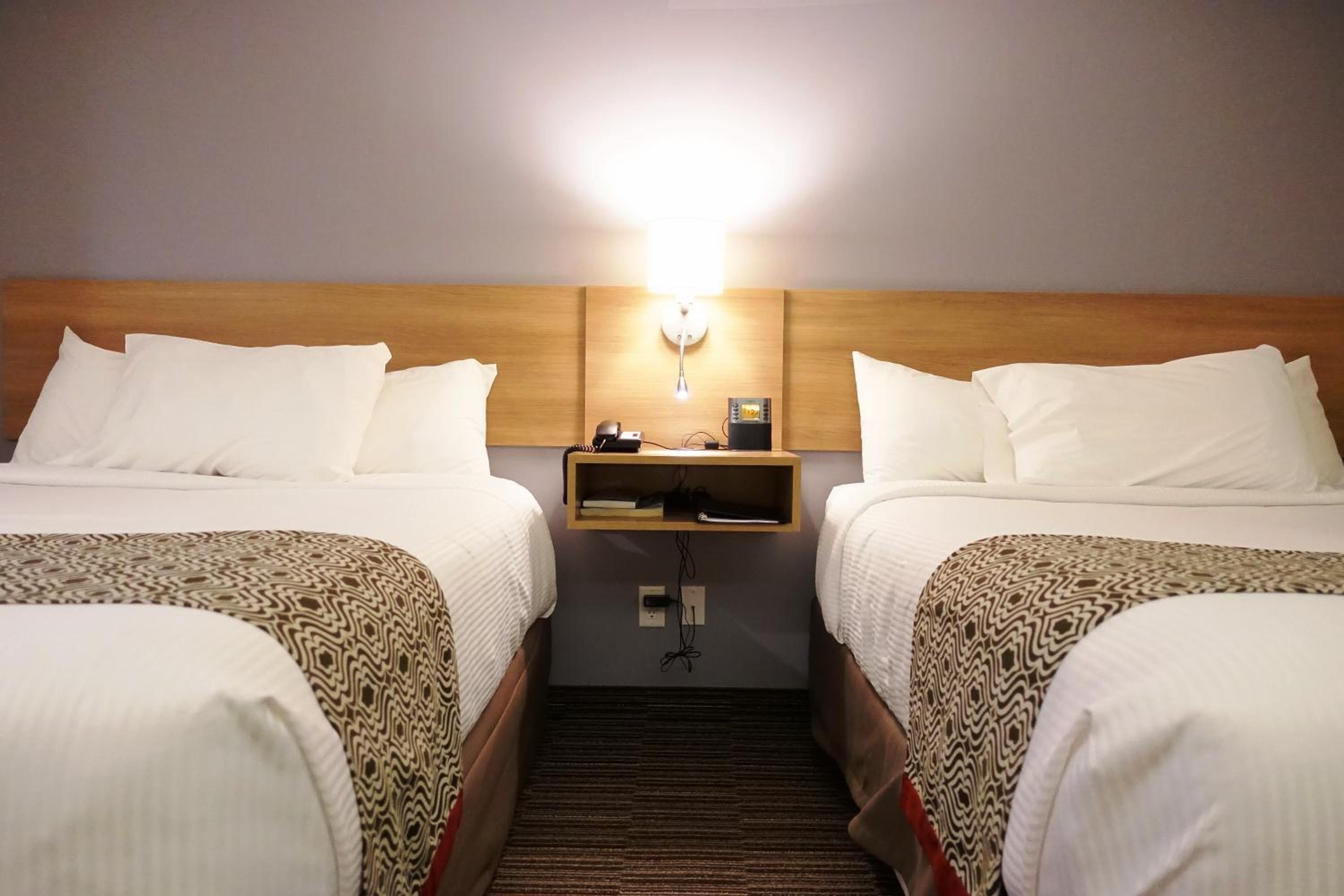 Queen Room with Two Queen Beds - Non-Smoking photo 1