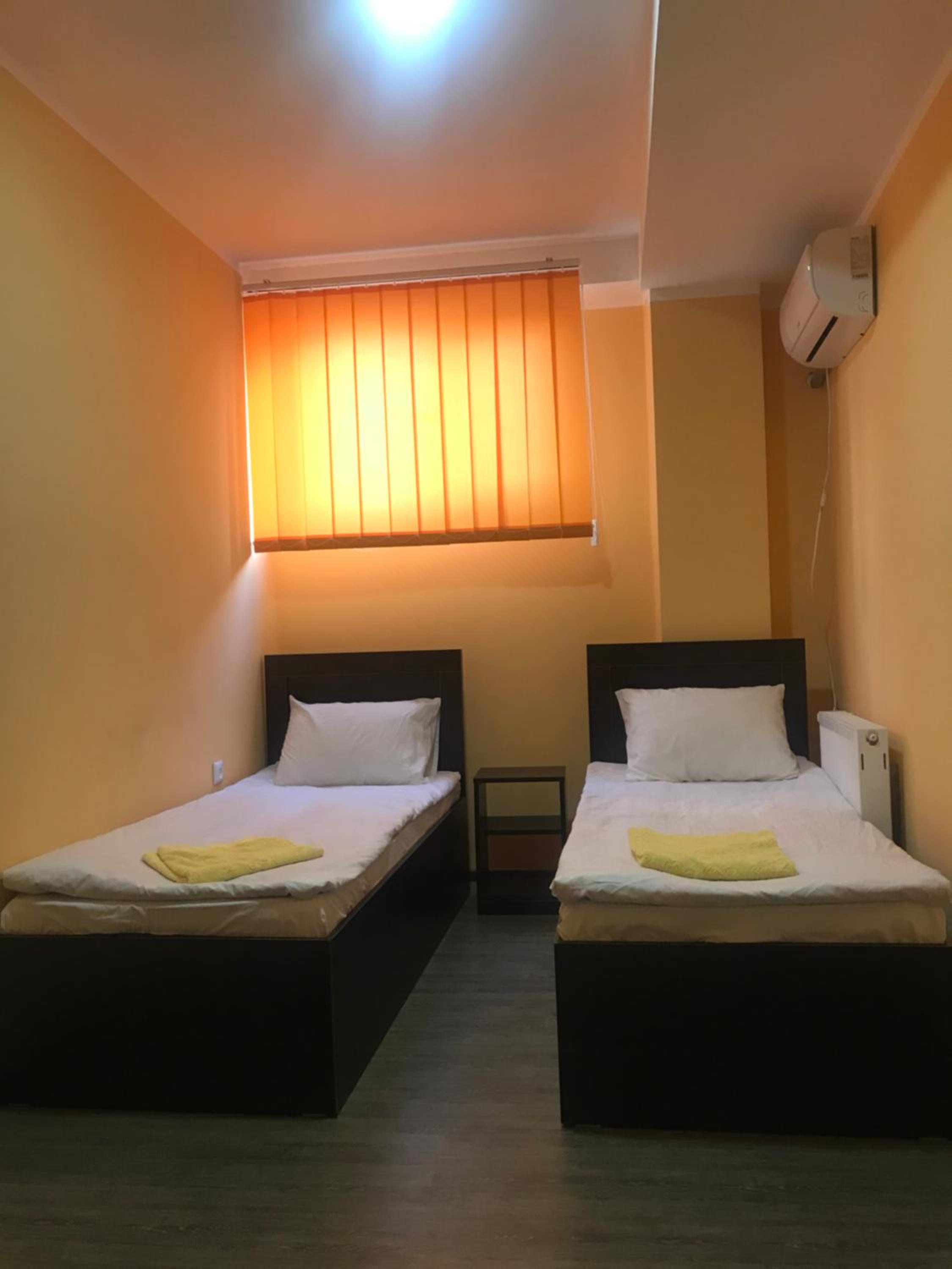 Standard Twin Room With Shared Bathroom photo 2