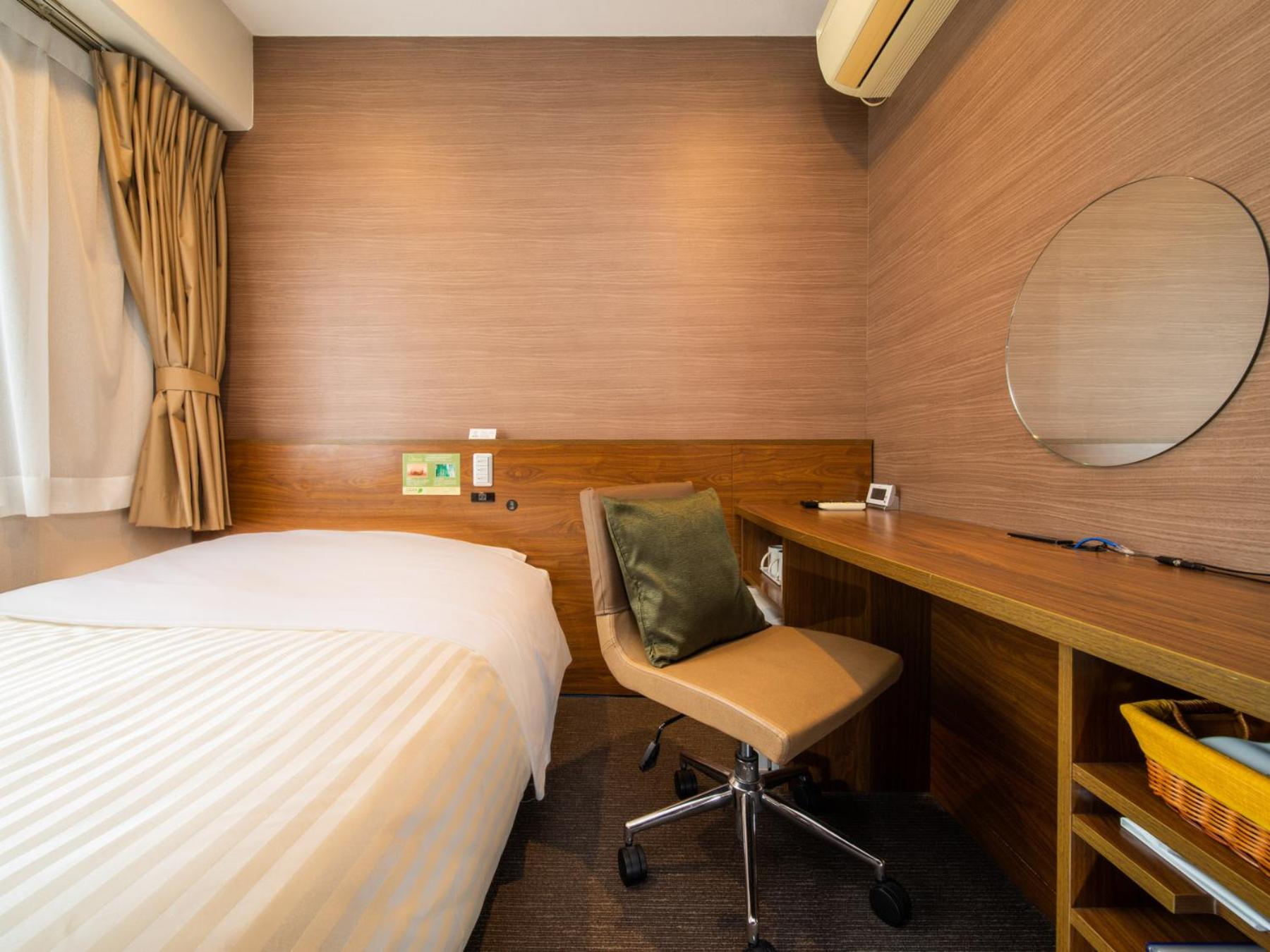 Double Room with Small Double Bed - Non-Smoking - Photo 4