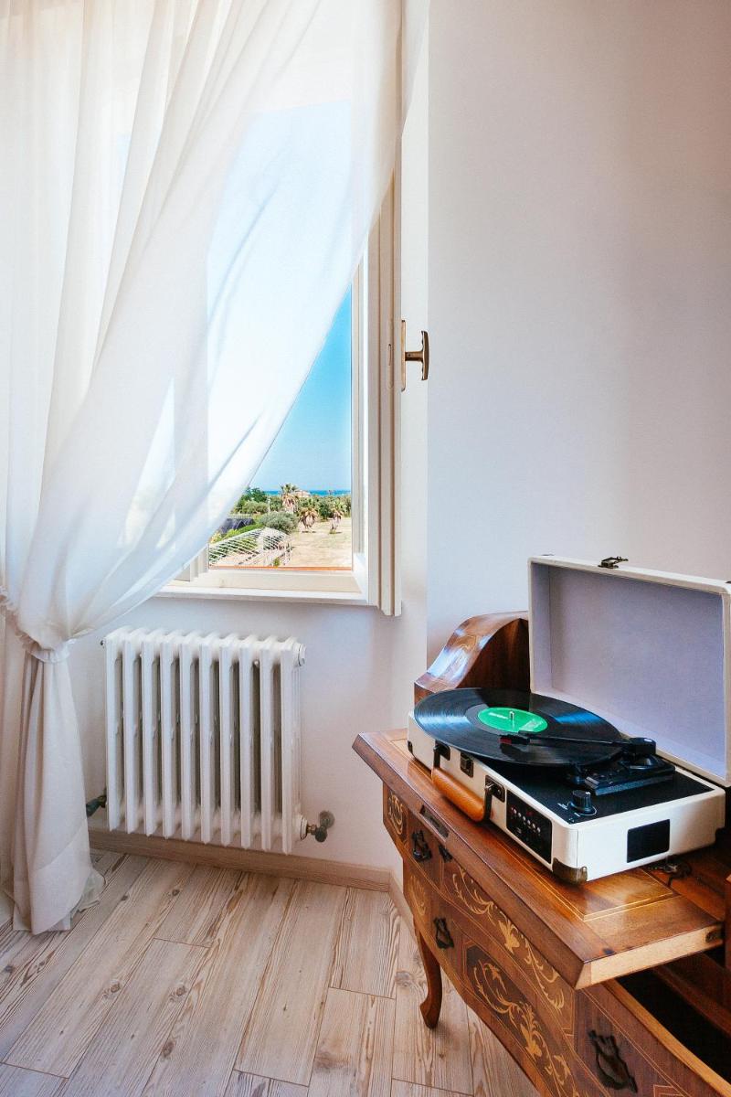 Deluxe Suite with Sea View photo 2