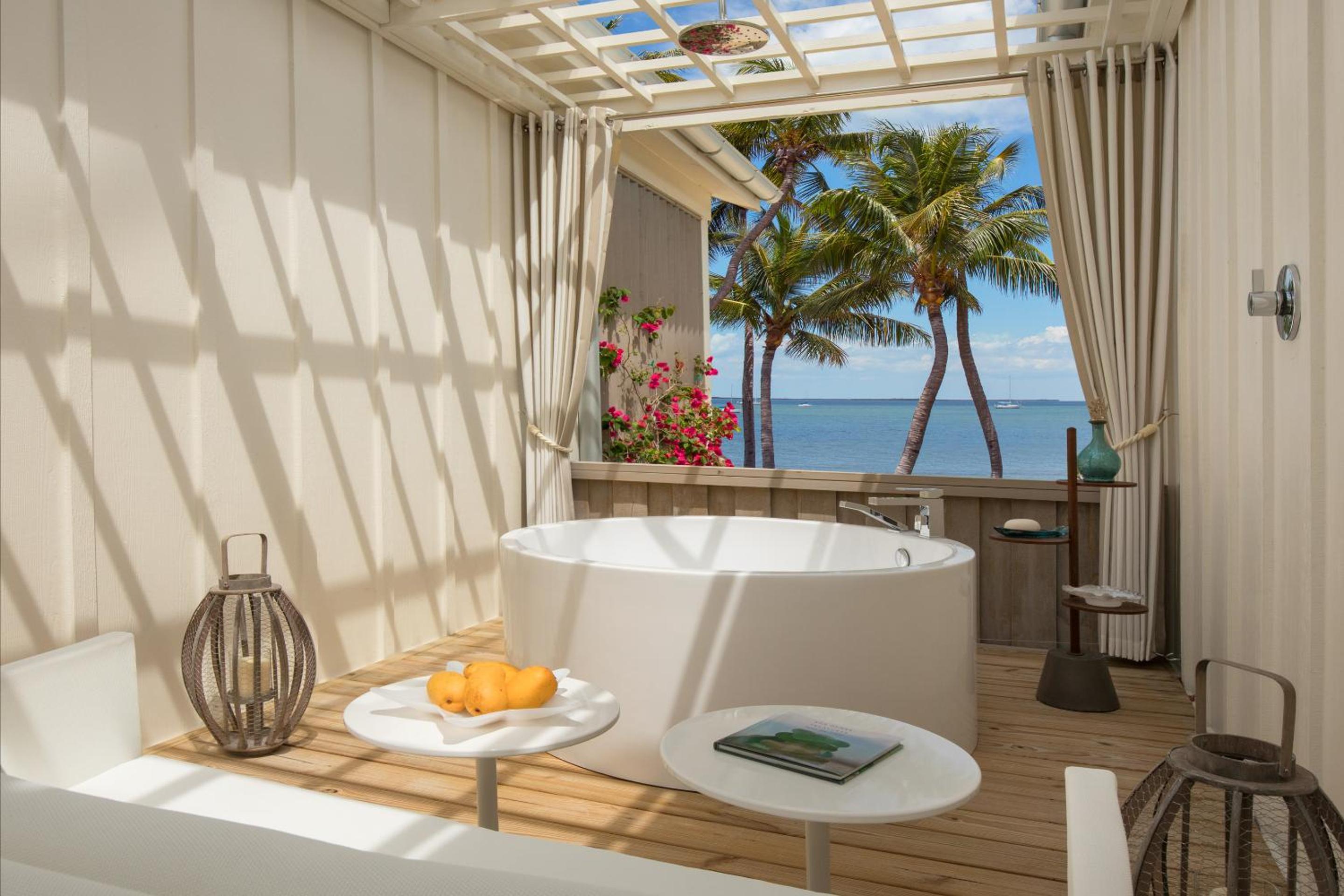 Bungalow - Water Front  photo 2