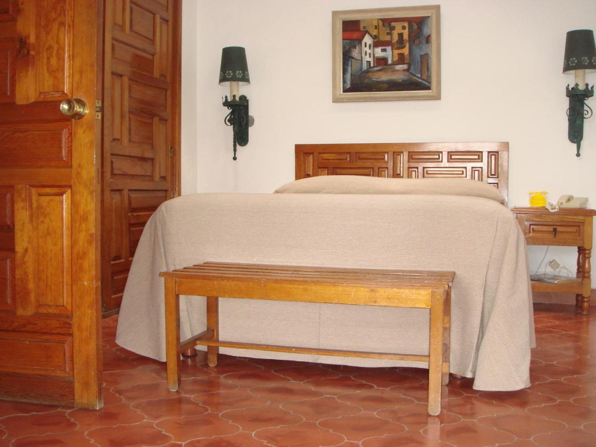 Standard Double or Twin Room photo 3