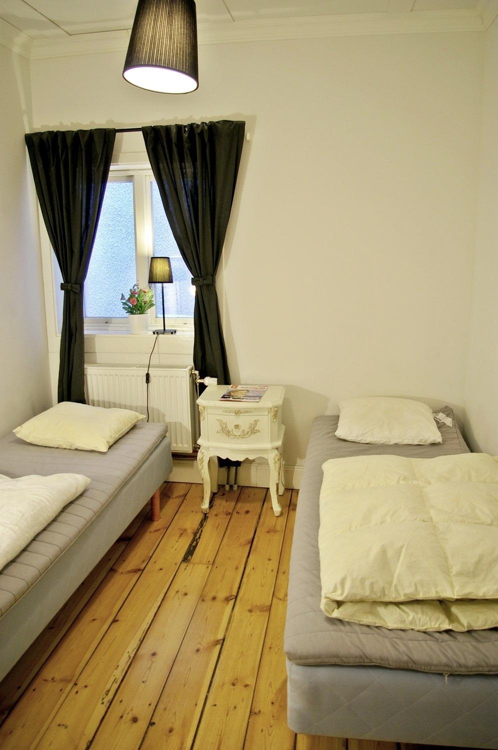 Twin Room with Shared Bathroom photo 3