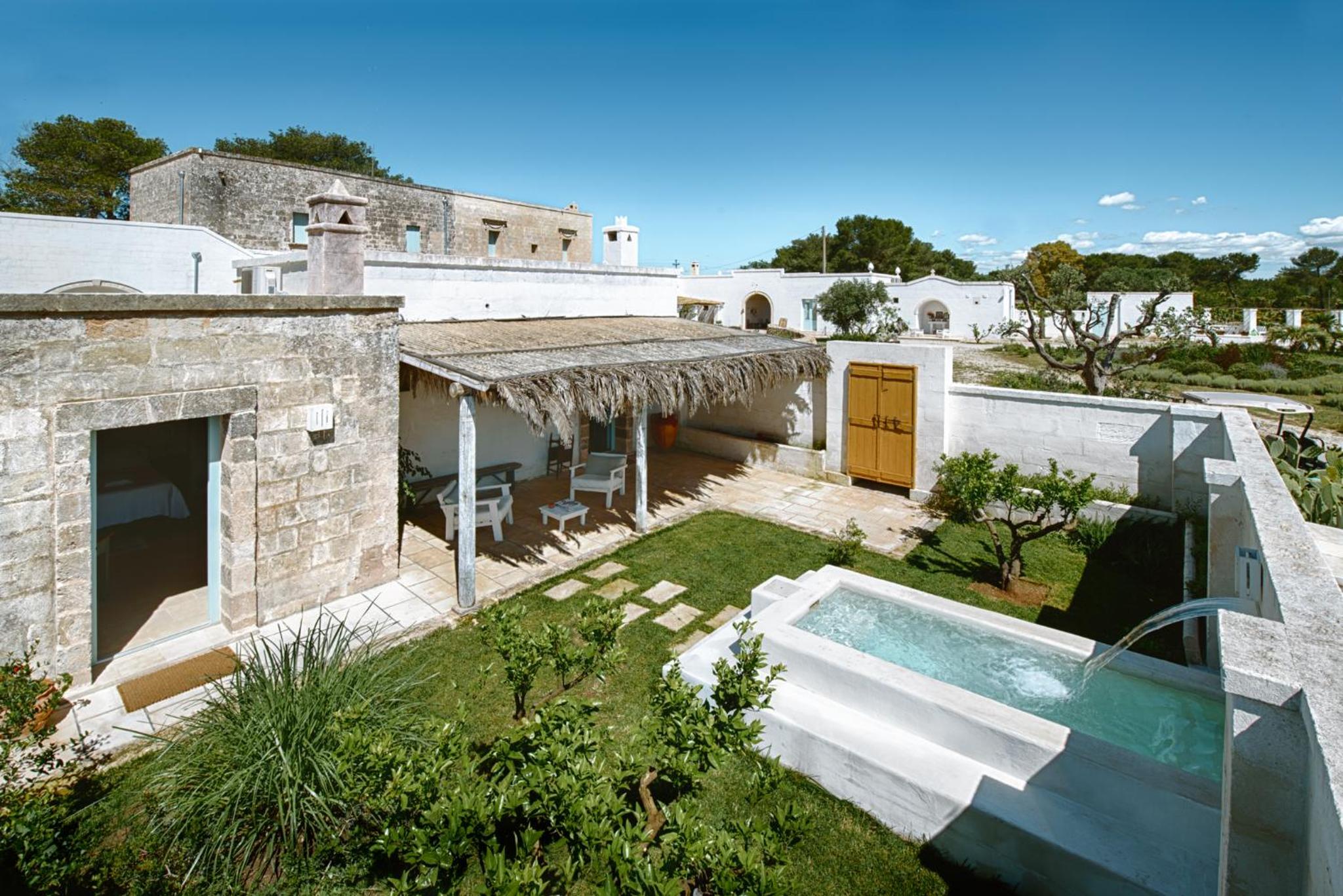 Deluxe Suite with Secret Garden and Private Pool photo 2