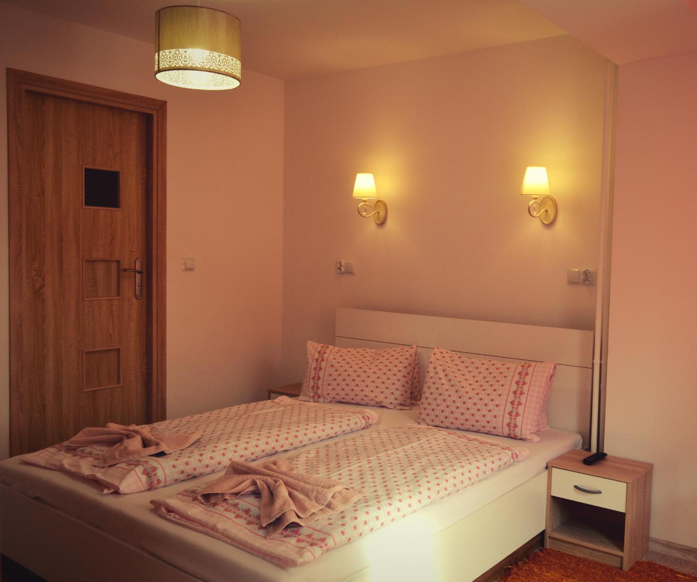 Double Room - Photo 6