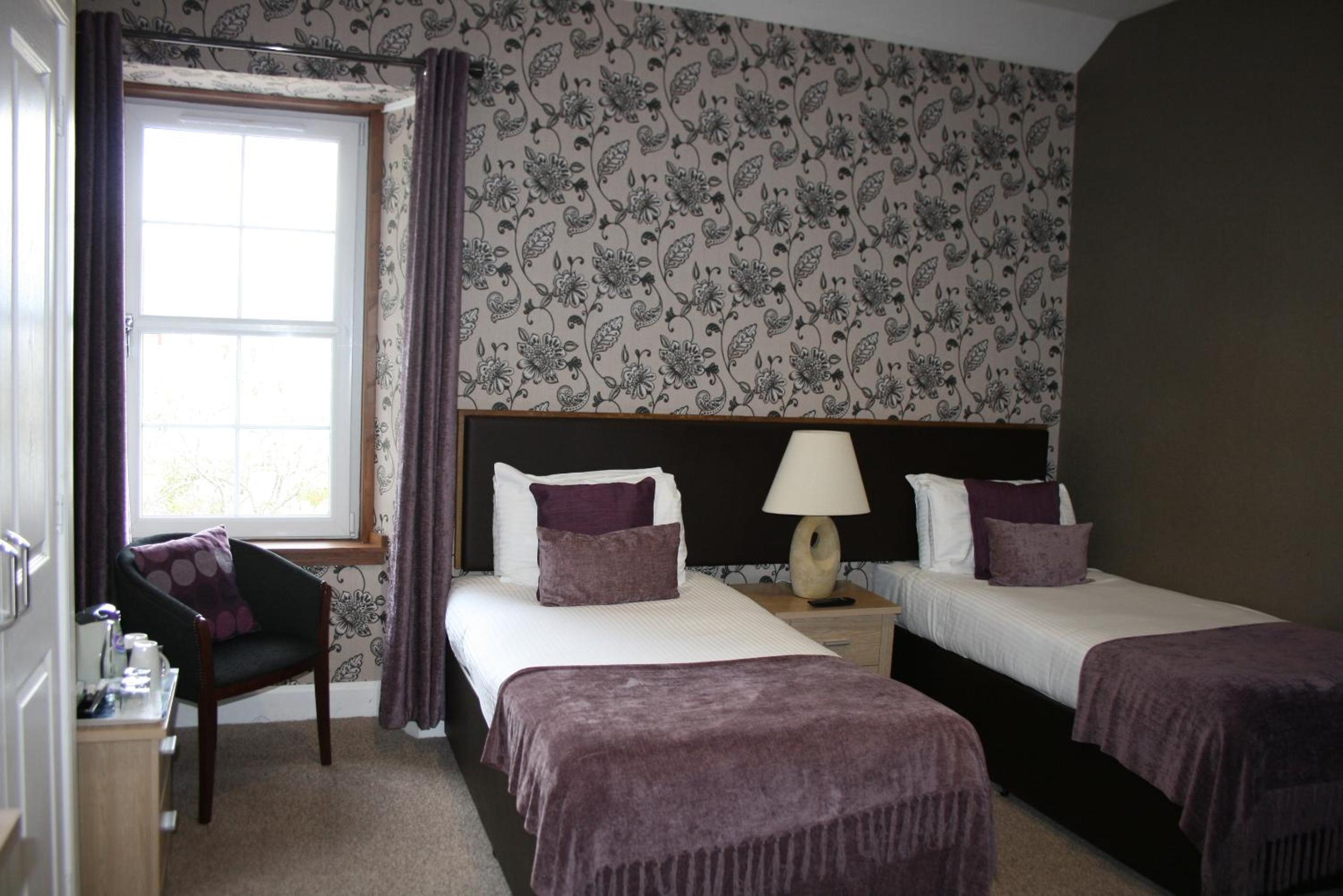 Standard Twin Room with Side Sea View