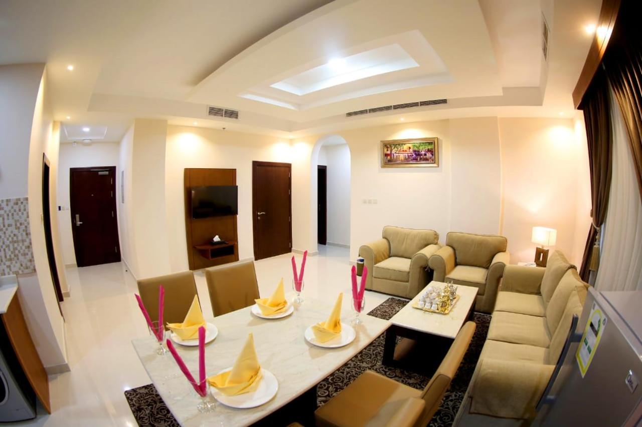Deluxe King Suite