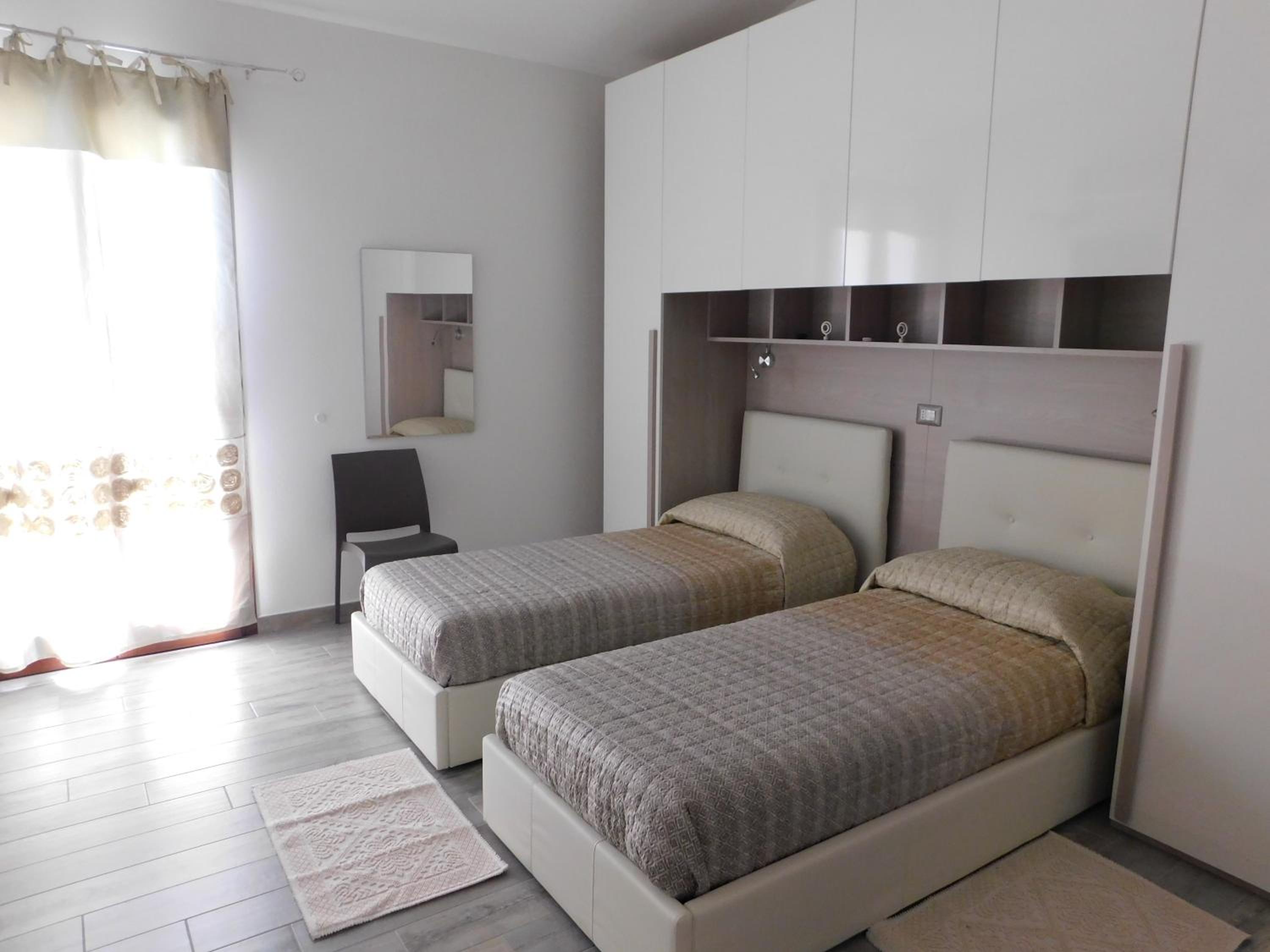 Double Room with Private Bathroom - Photo 1